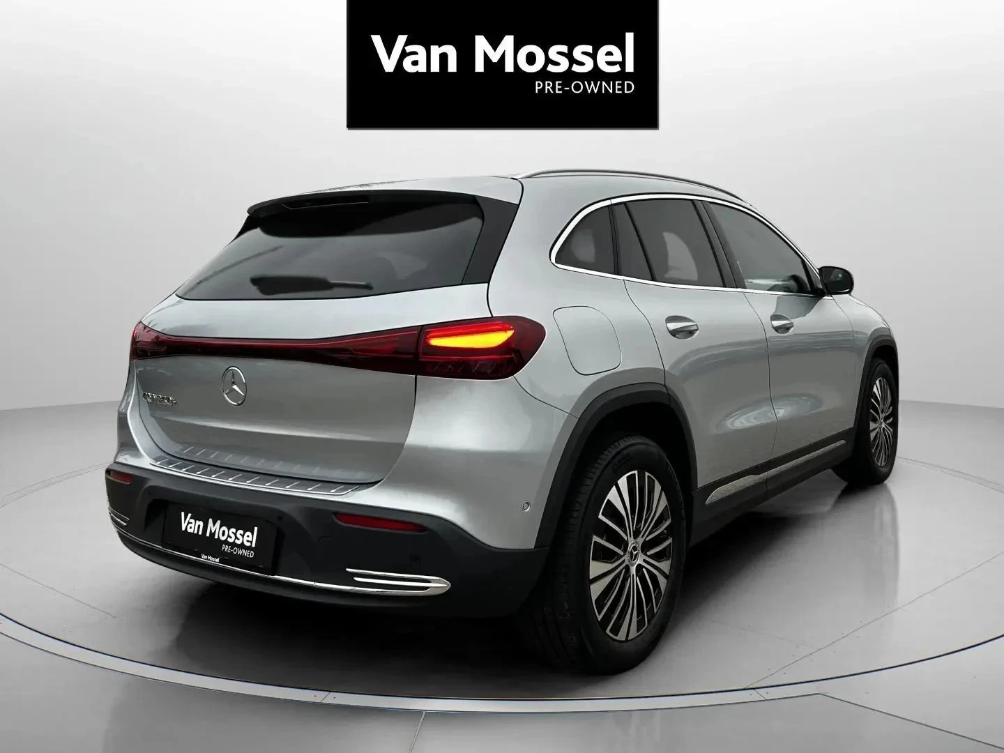 Mercedes-Benz-EQA-image-4