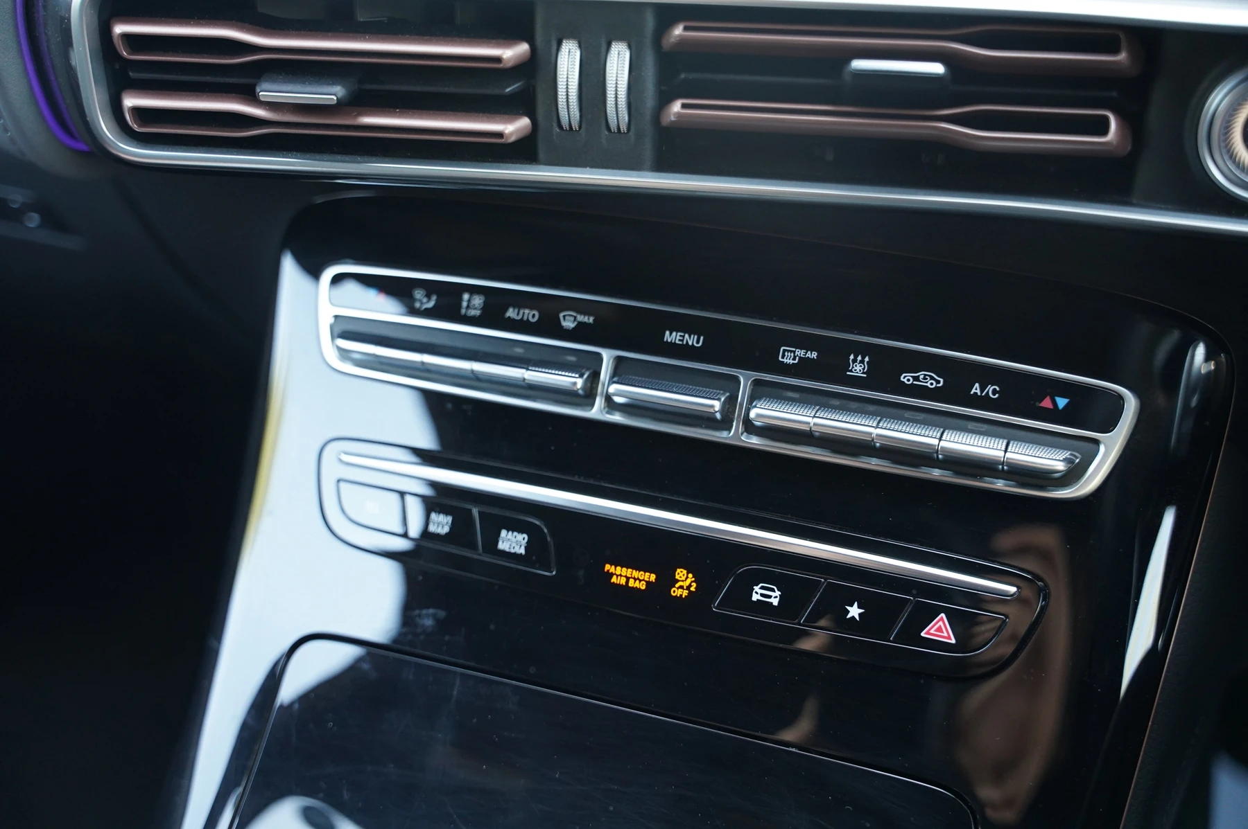Mercedes-Benz-EQC-image-20