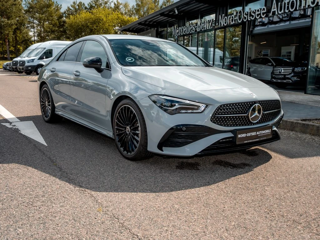 Mercedes-Benz-CLA 200-image-4