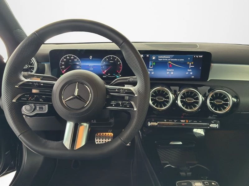 Mercedes-Benz A-Klasse 180 SPECIAL EDITION AMG KAMERA PANO SHZ NIGHT AMG LineW177 A 180 SPECIAL EDITION AMG KAMERA PANO SHZ NIGHT AMG Line