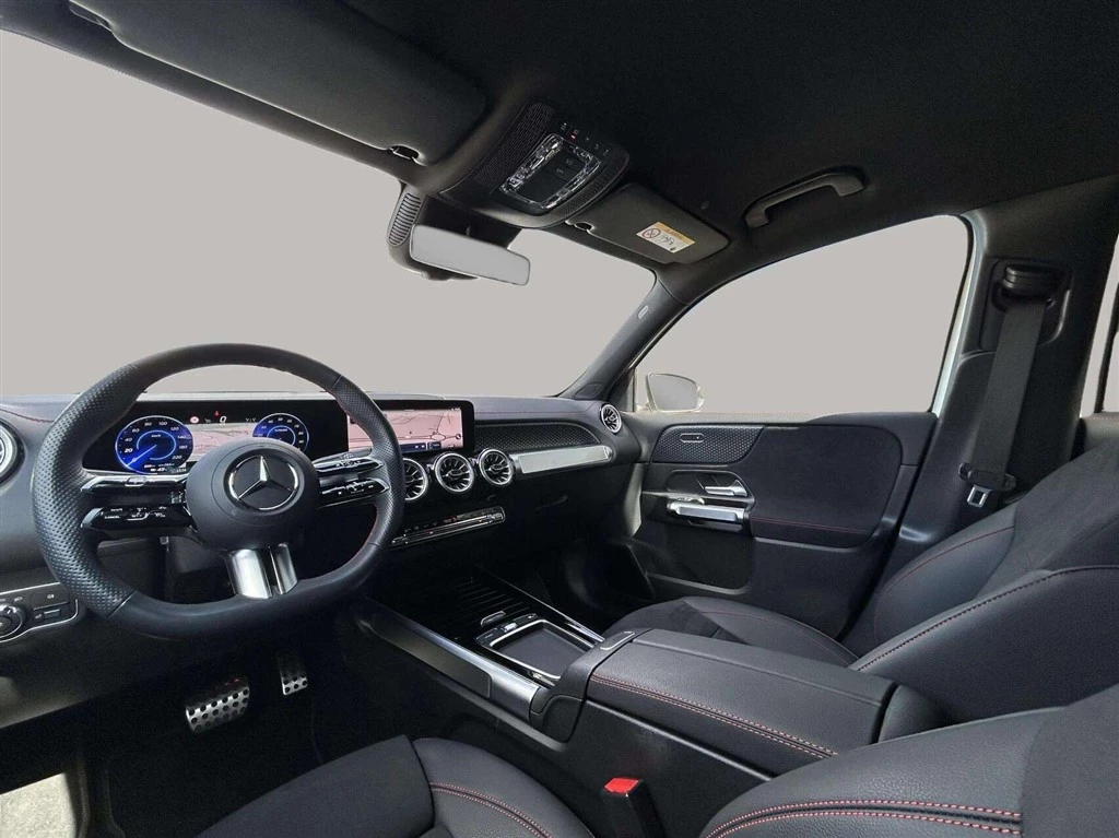 Mercedes-Benz-EQB-image-11