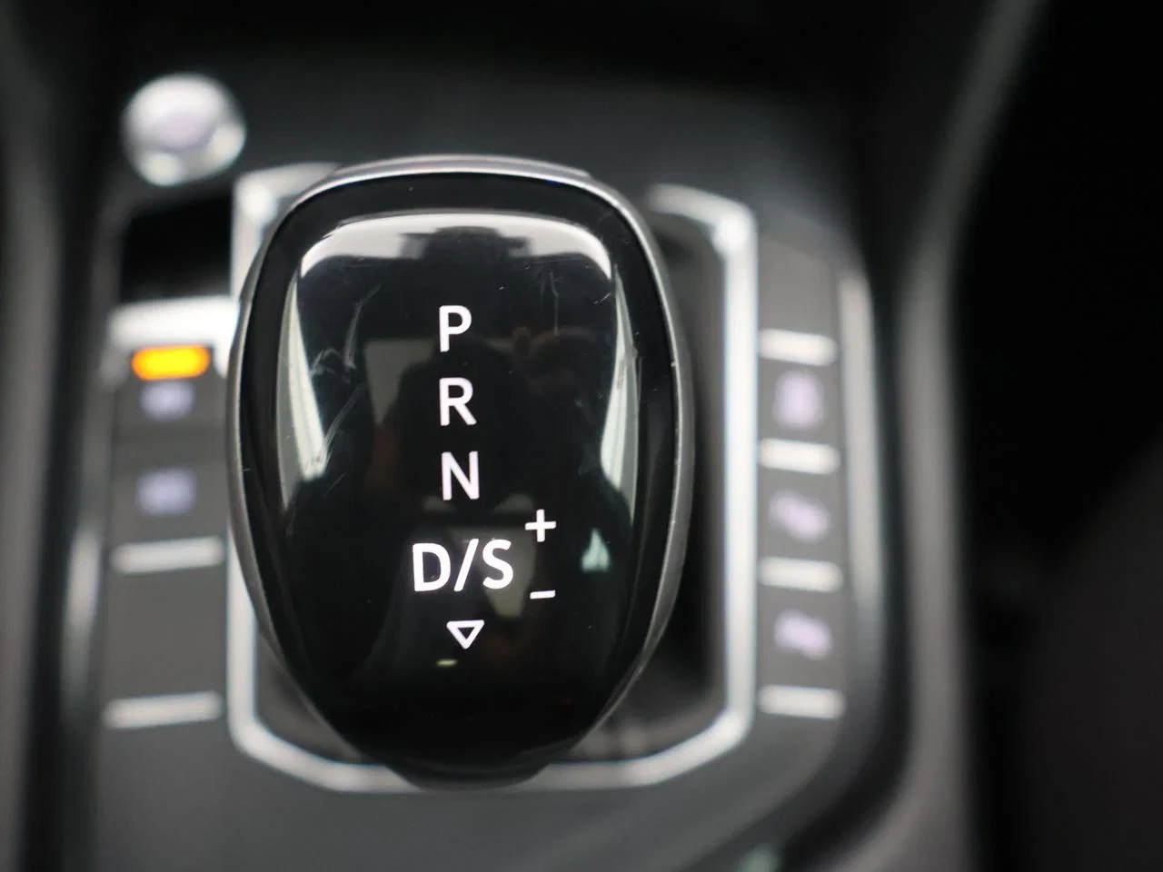 Volkswagen-Tiguan-image-19