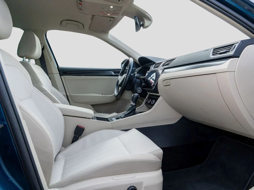 Škoda Superb Combi 2.0 TDI DSG Style Business, AHK