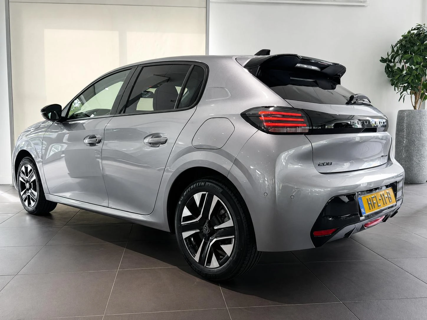 Peugeot 208 1.2 Hybrid 110 e-DCS6 Allure