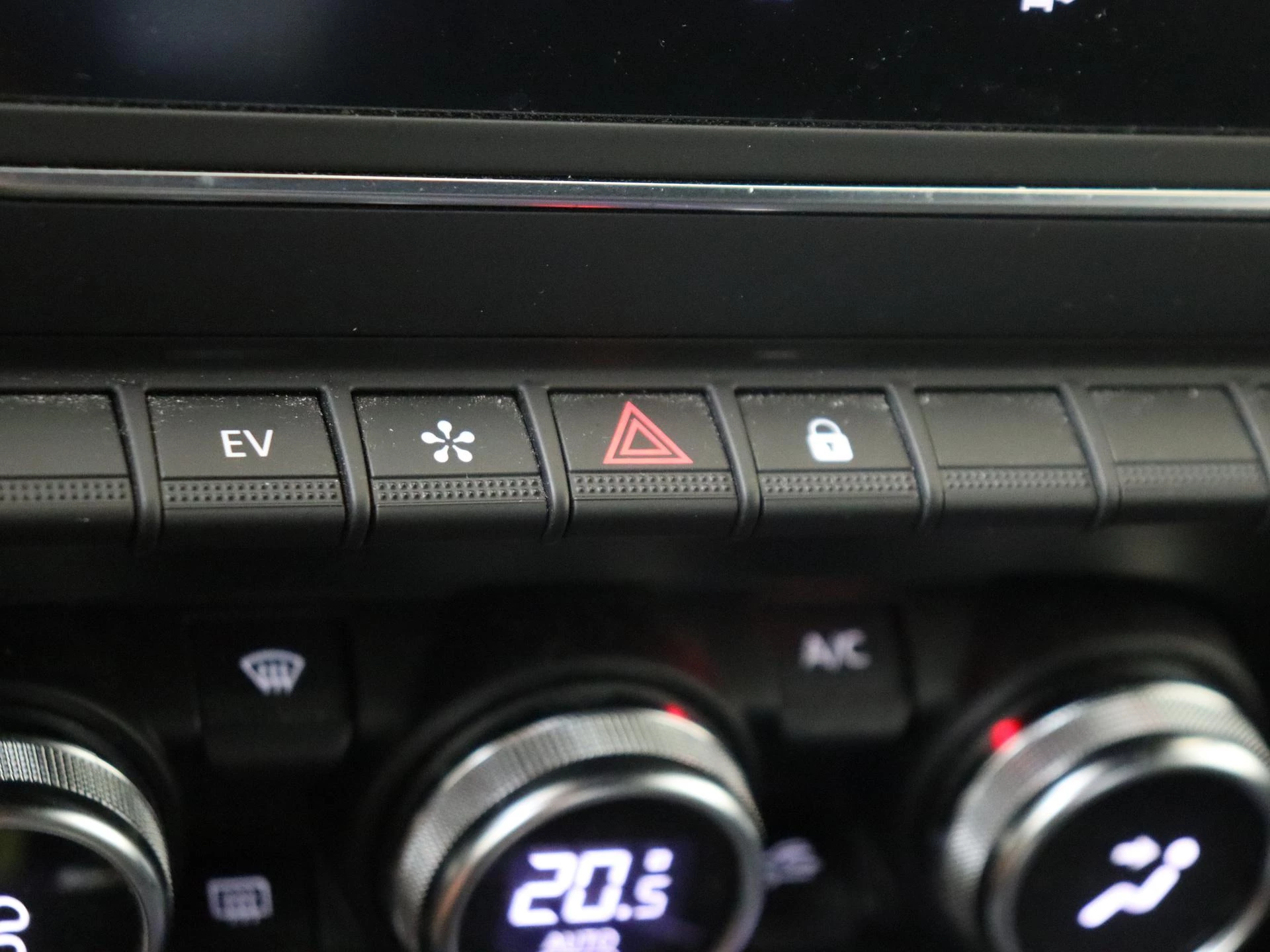 Renault-Clio-image-18