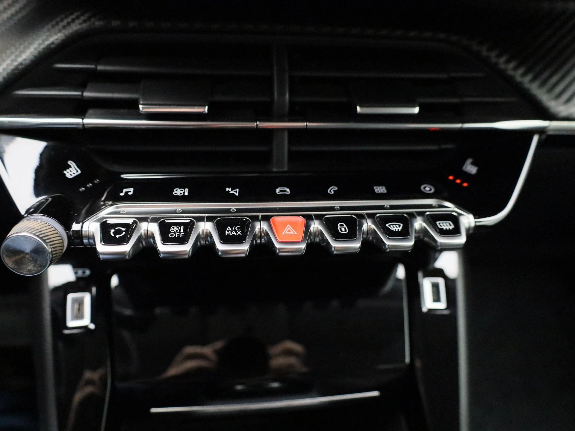 Peugeot-e-2008-image-26