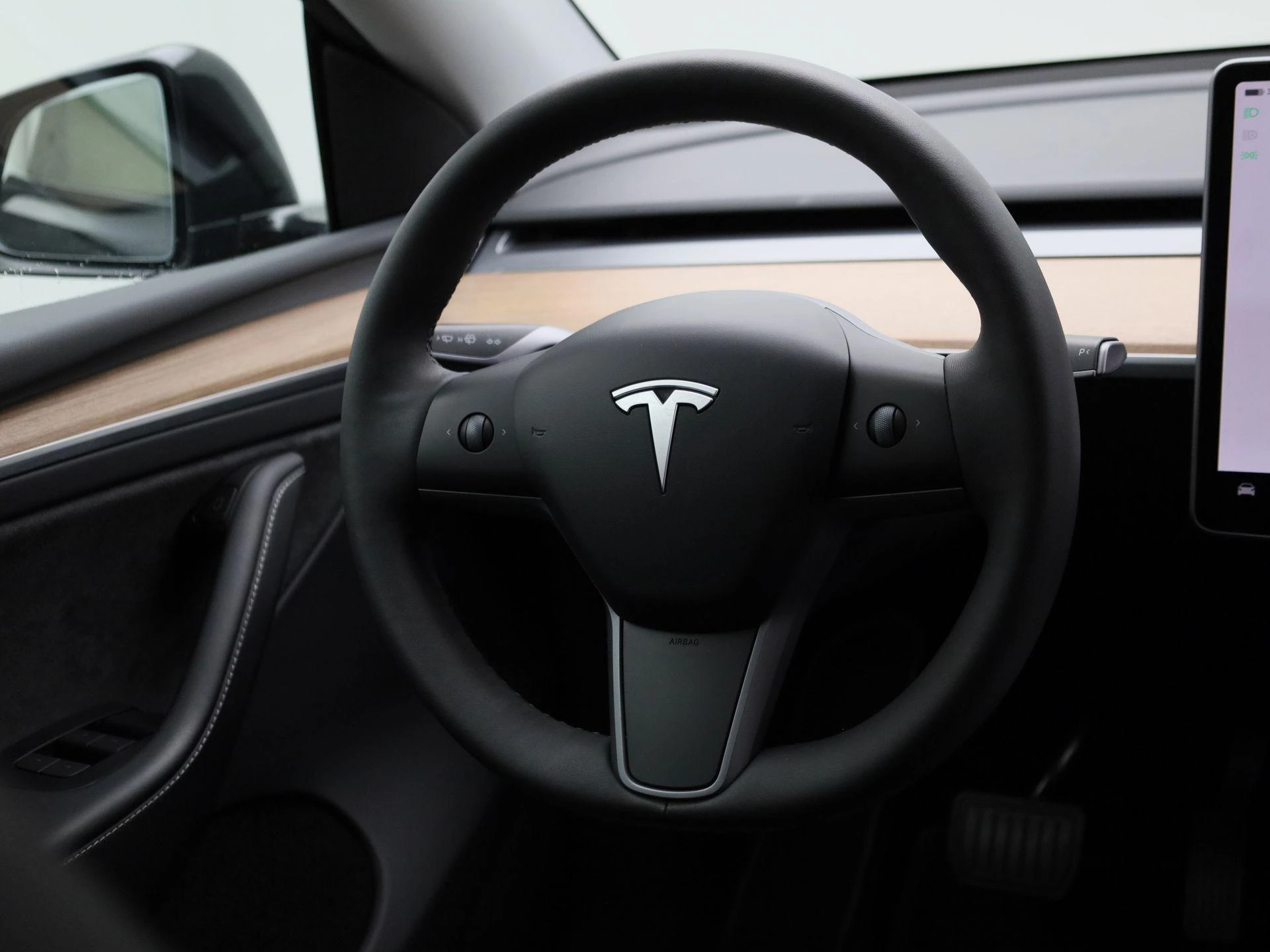 Tesla-Model Y-image-11