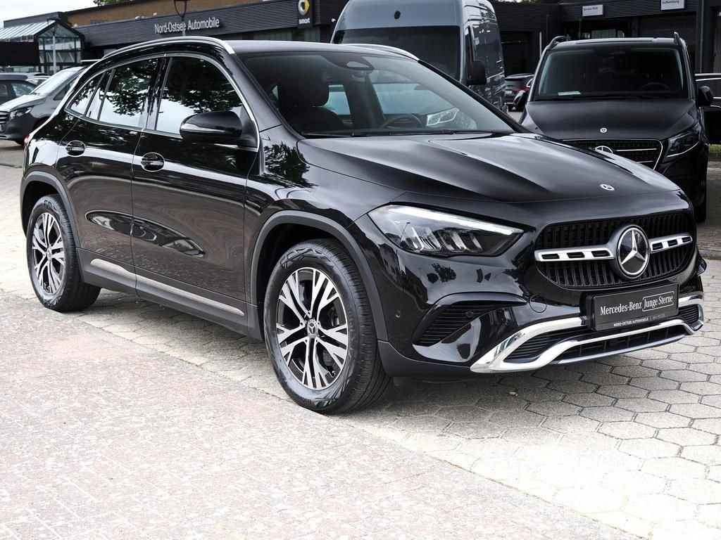 Mercedes-Benz-GLA 200 d-image-4