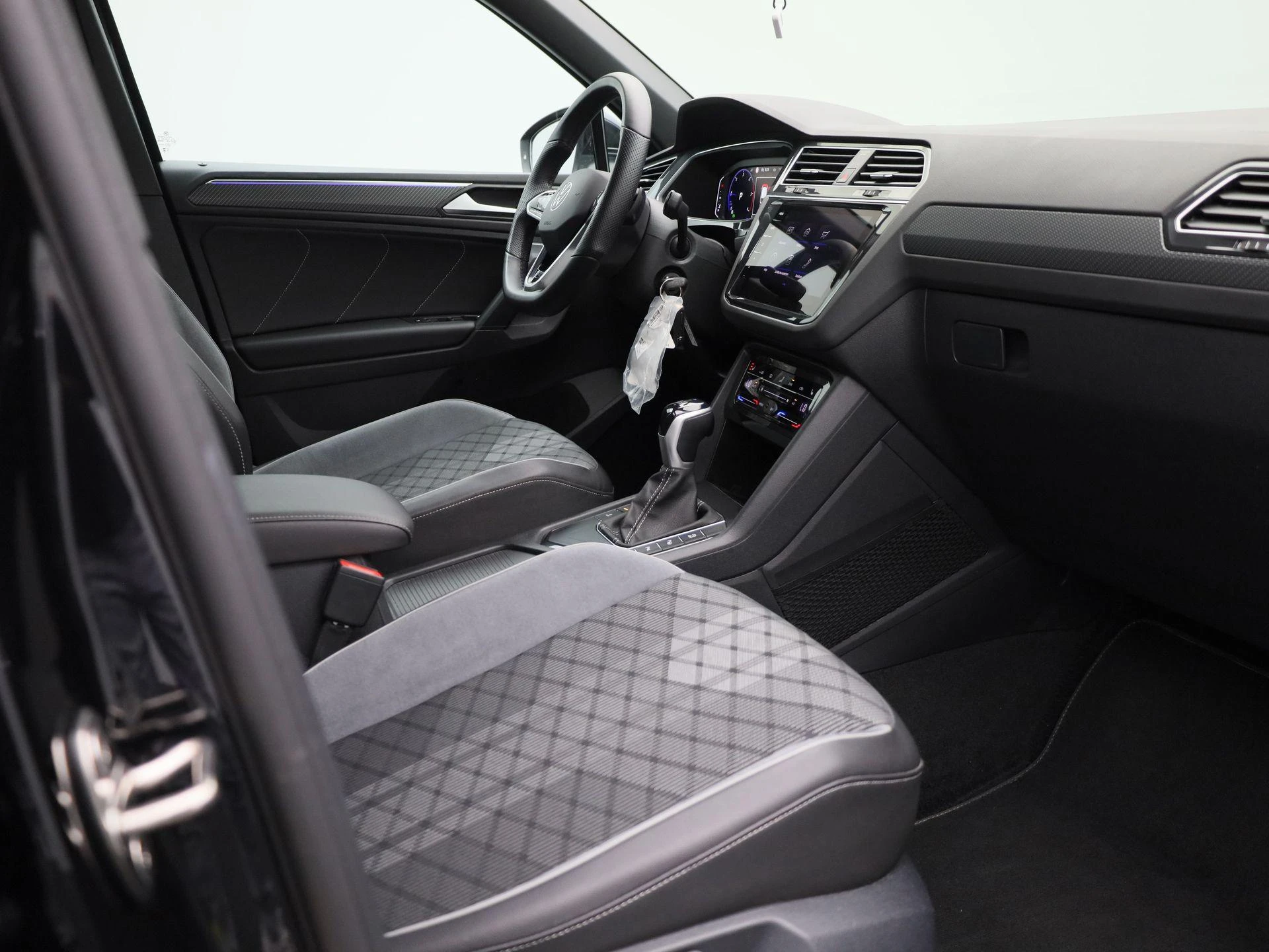 Volkswagen-Tiguan-image-41
