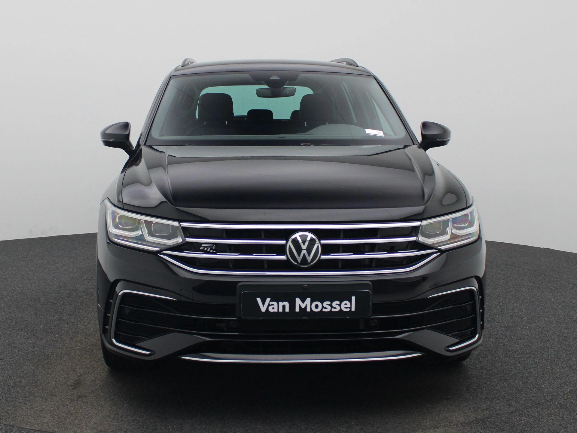 Volkswagen-Tiguan-image-2