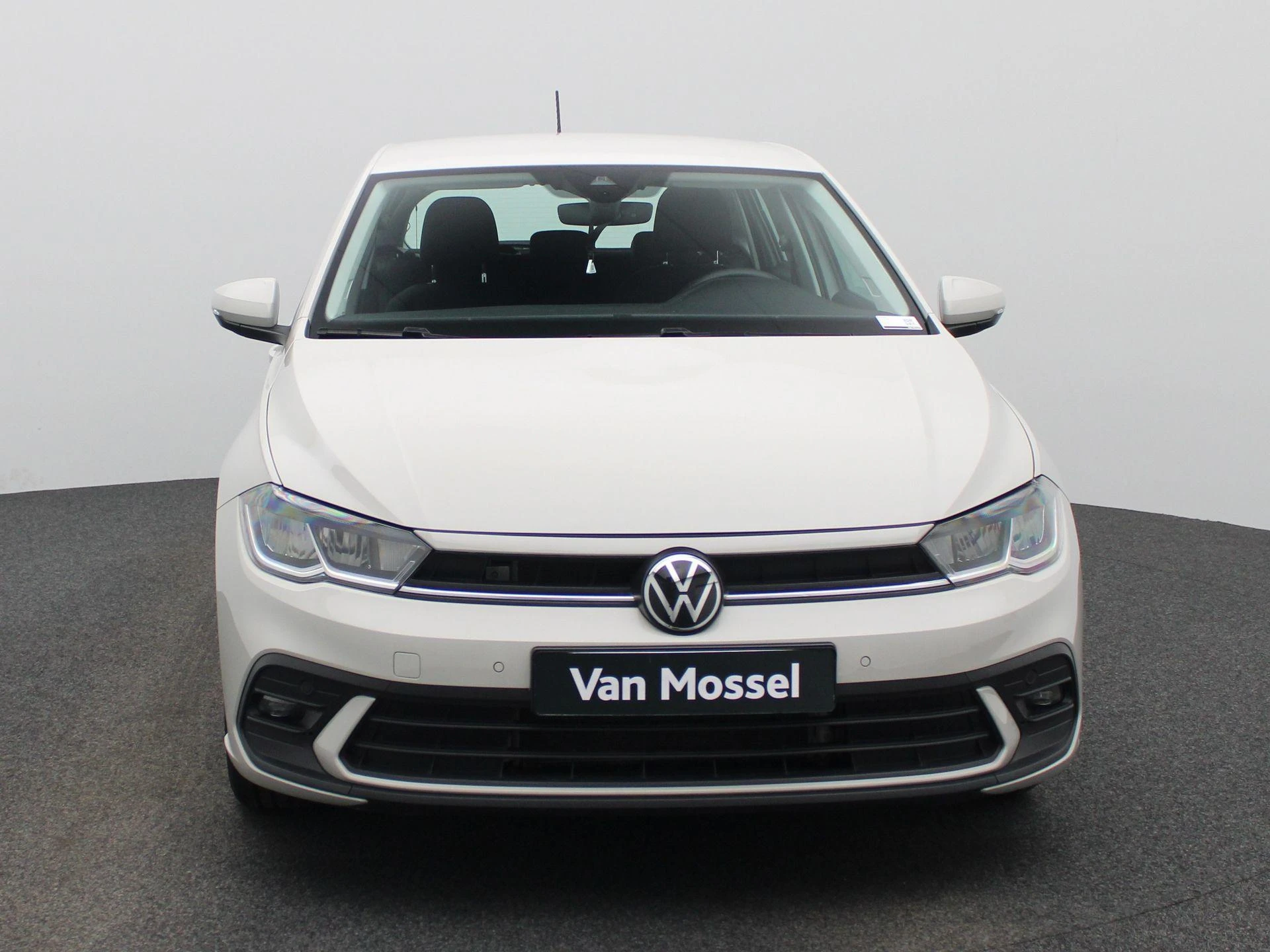 Volkswagen-Polo-image-2