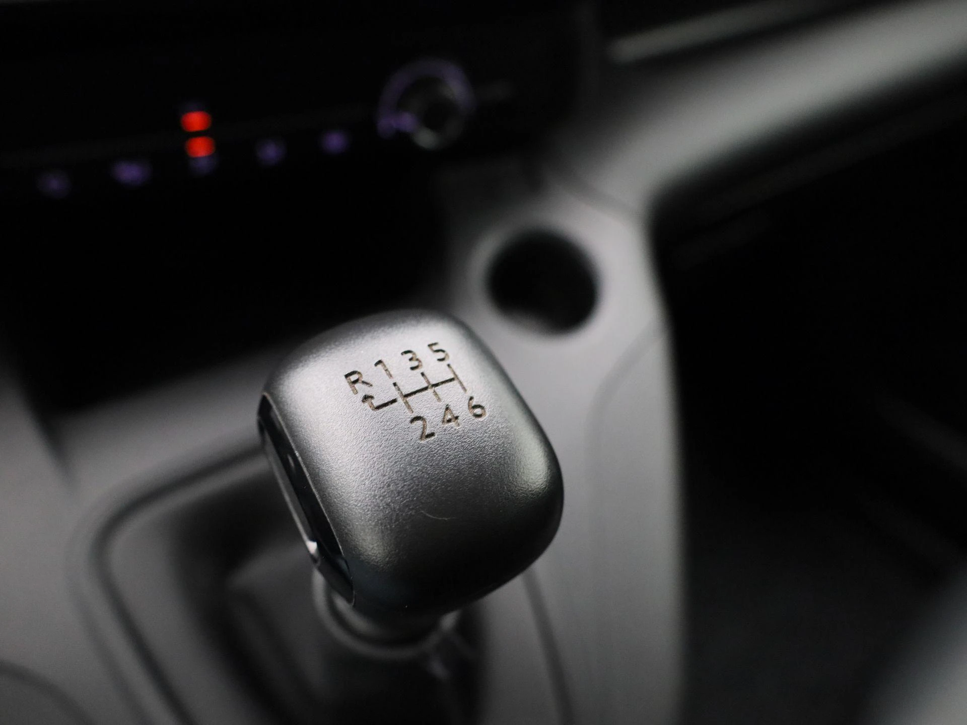 Opel-Combo Life-image-17