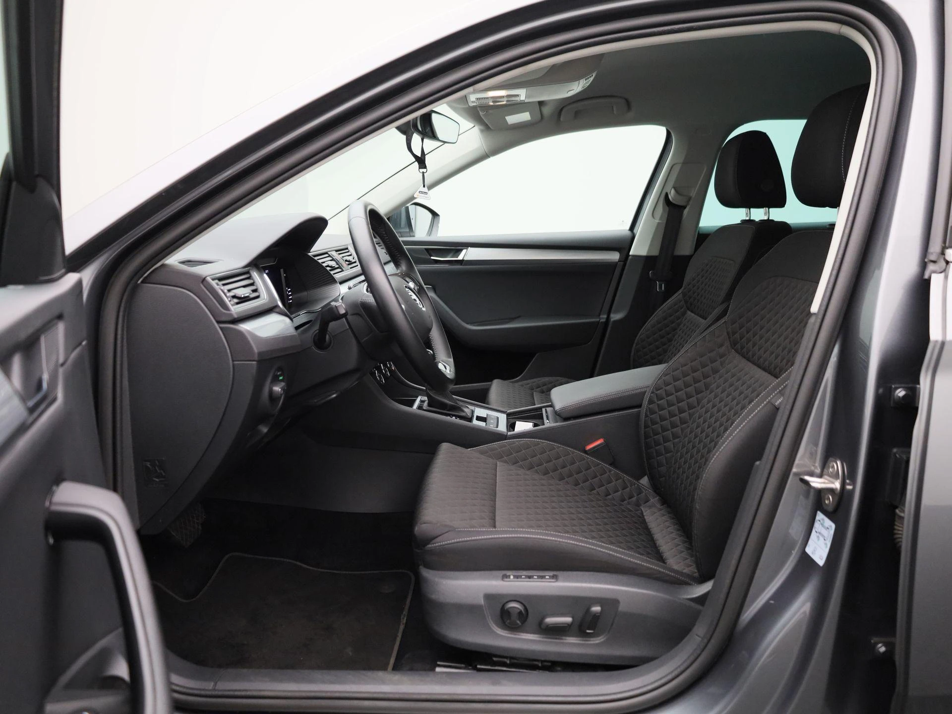 Škoda Superb Combi 1.5 TSI ACT 110kW DSG7 Ambition