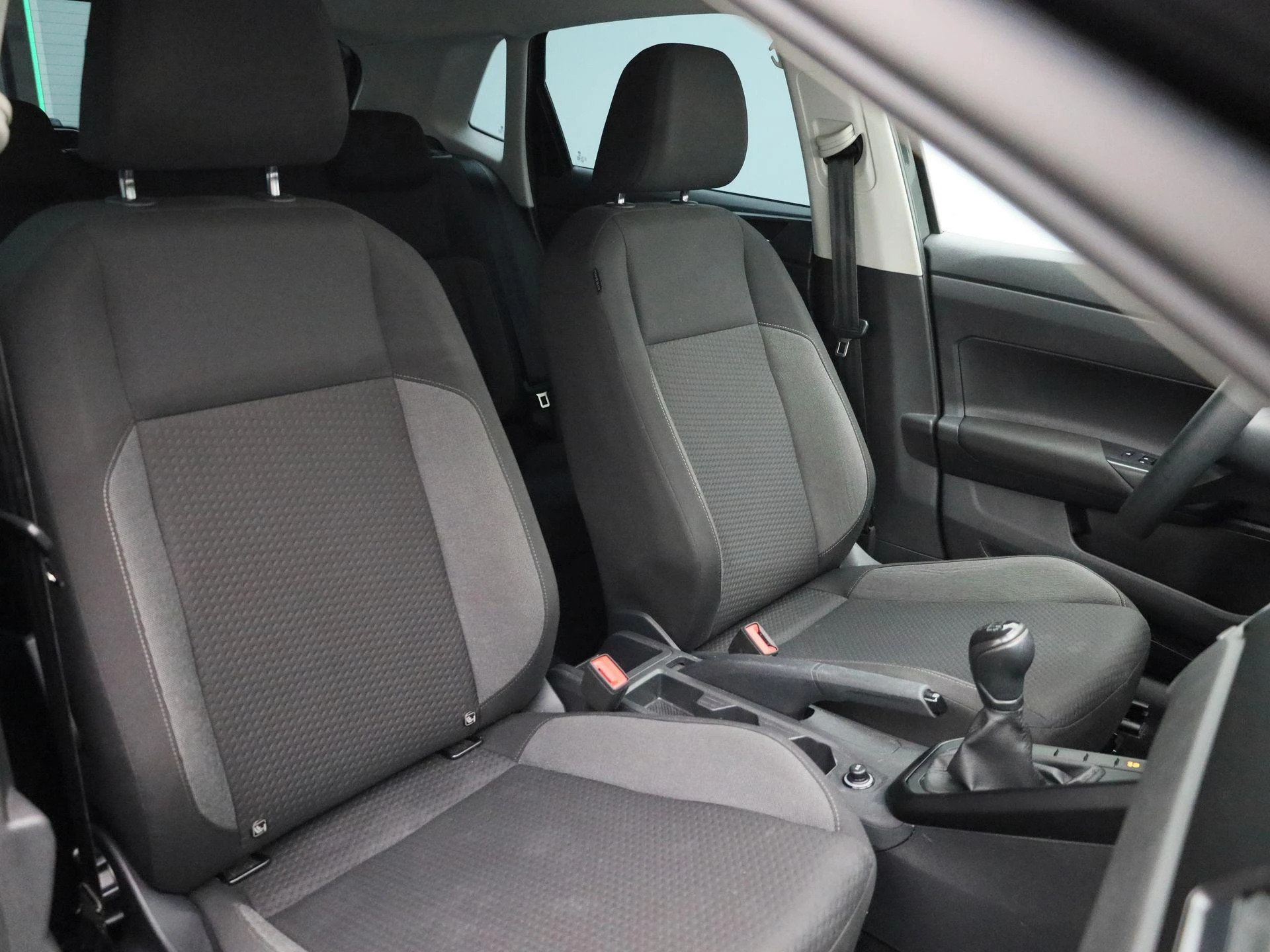 Volkswagen-Polo-image-33