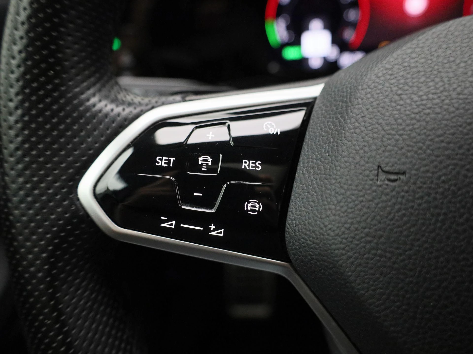 Volkswagen-Golf-image-18