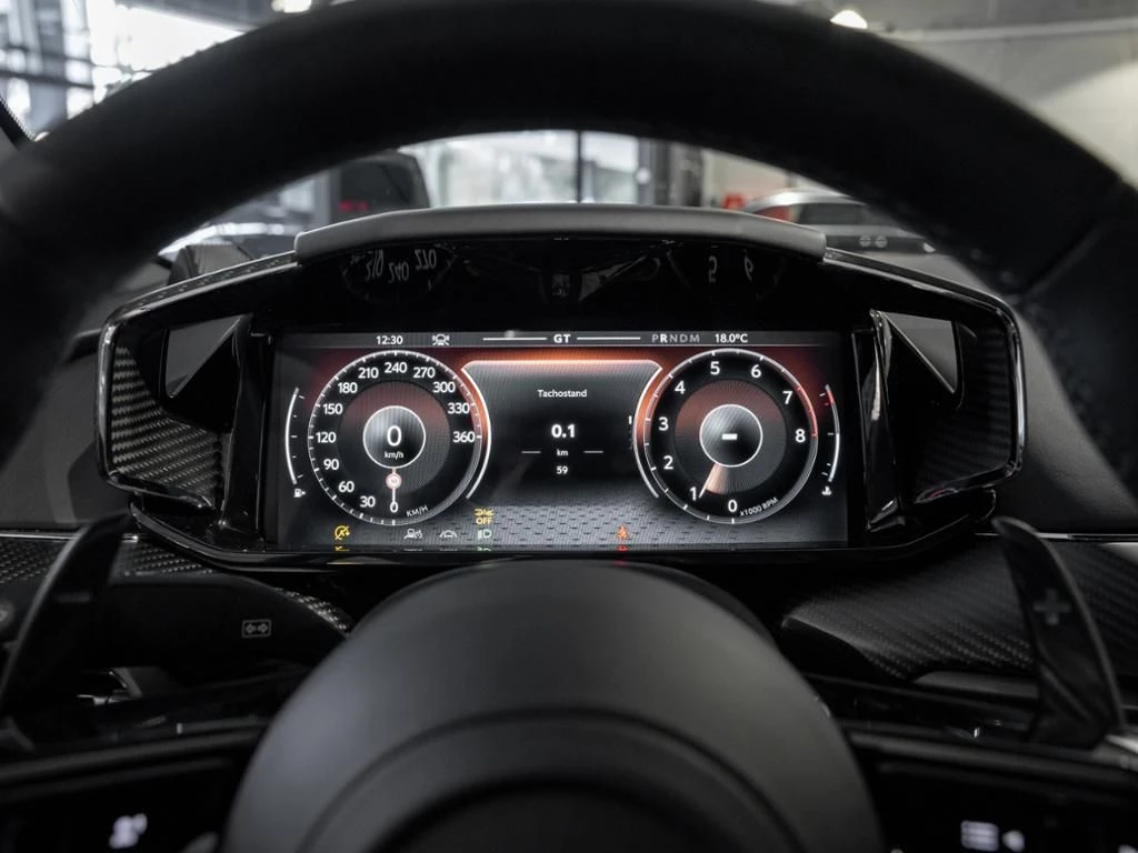 Aston Martin-Vanquish-image-5