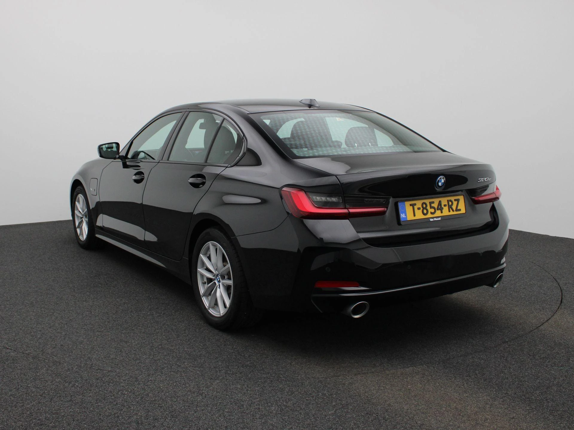 BMW-3 Serie-image-1