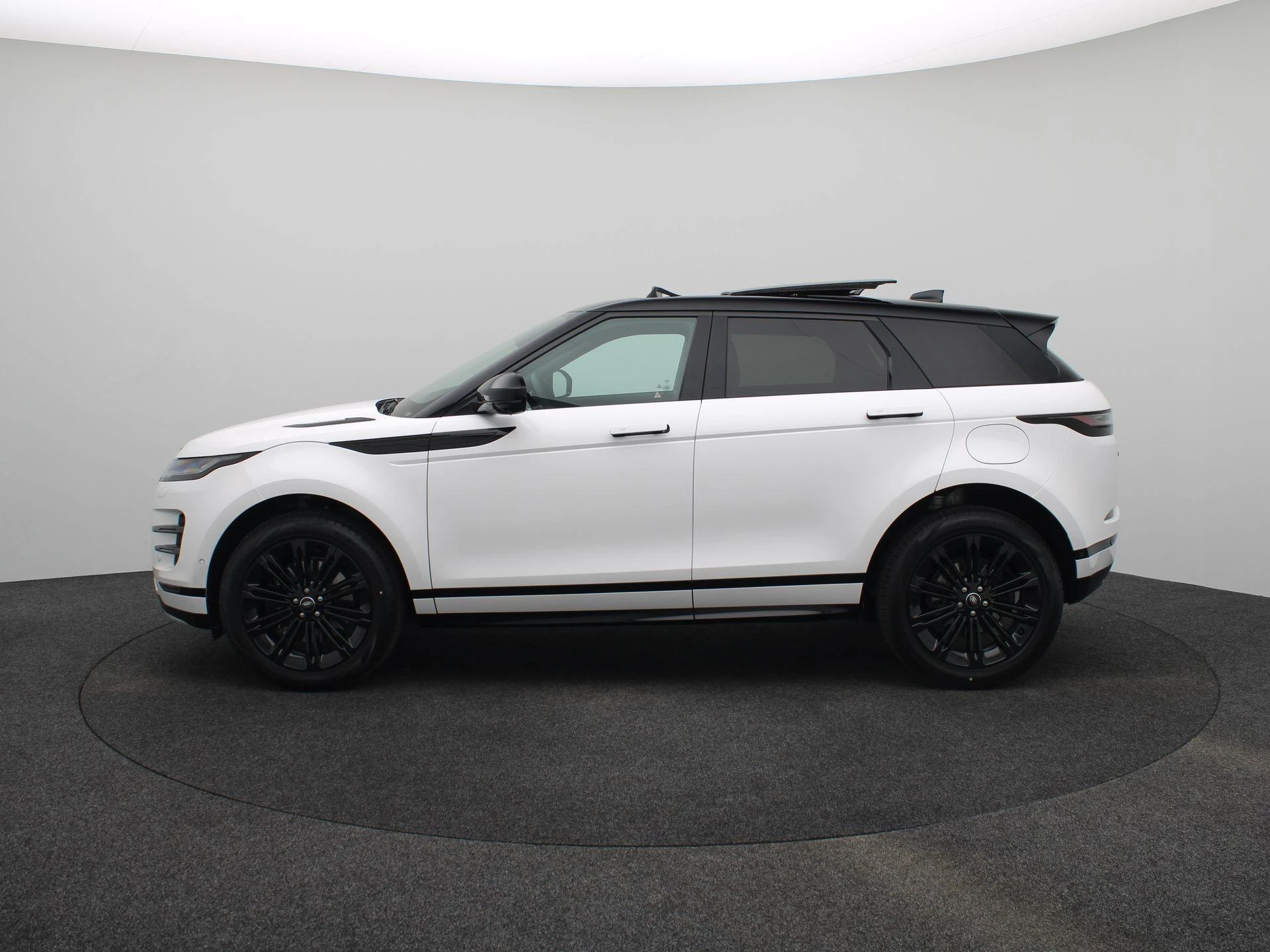 Land Rover-Range Rover Evoque-image-3