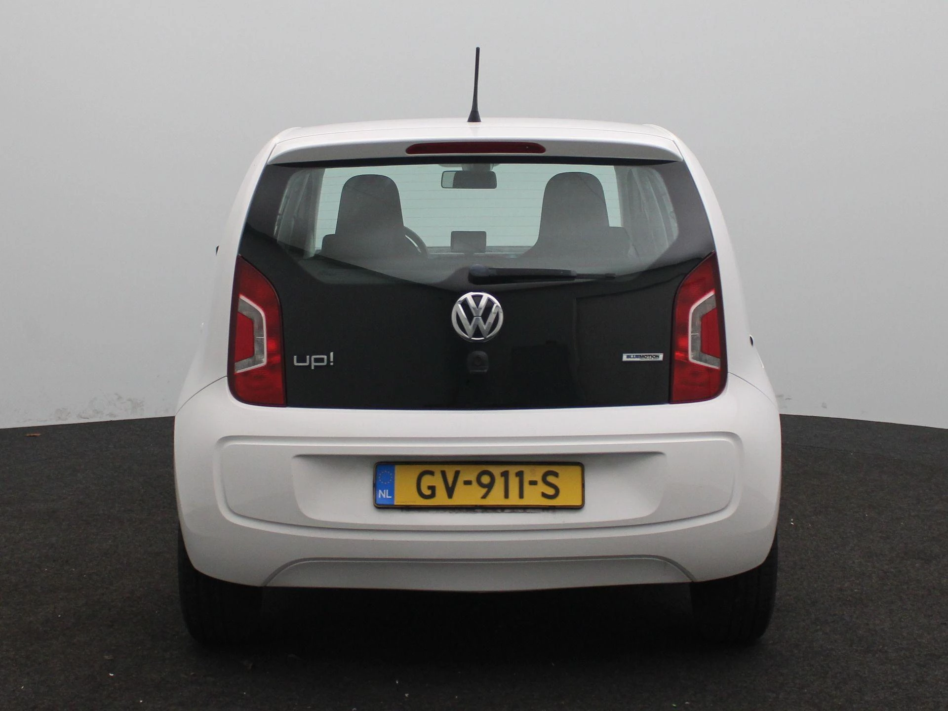 Volkswagen-up!-image-5
