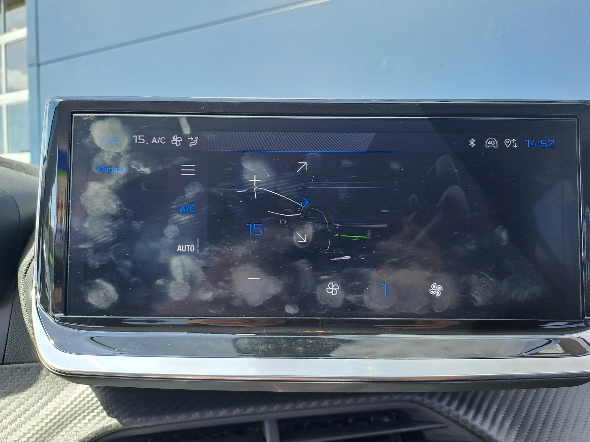 Peugeot-208-image-15