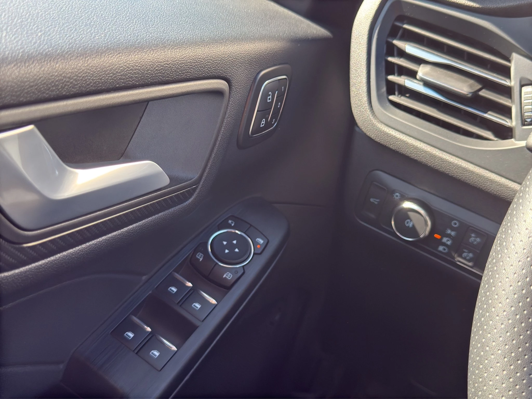 Ford Kuga ST-Line X Aut.*360GRAD*LED-MATRIX*NAVI*GRA*WINTER-PKT.