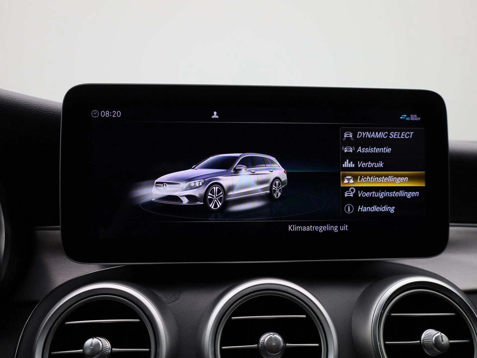 Mercedes-Benz-C-Klasse-image-27