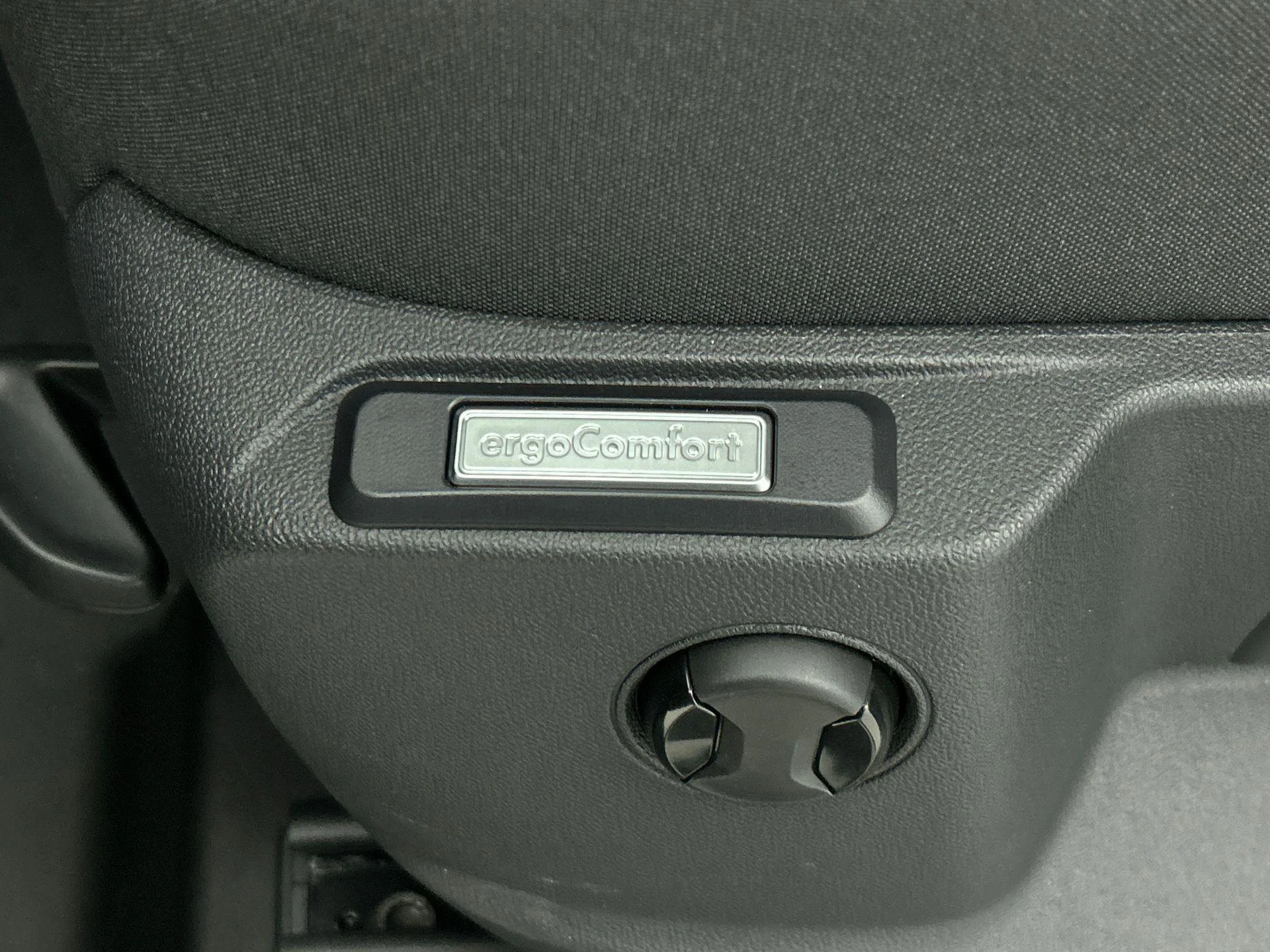 Volkswagen-Caddy-image-10