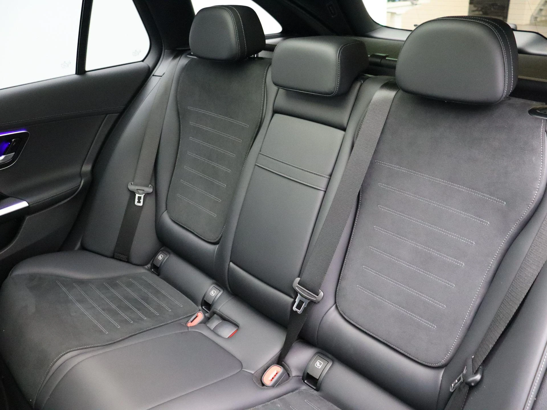 Mercedes-Benz-C-Klasse-image-22