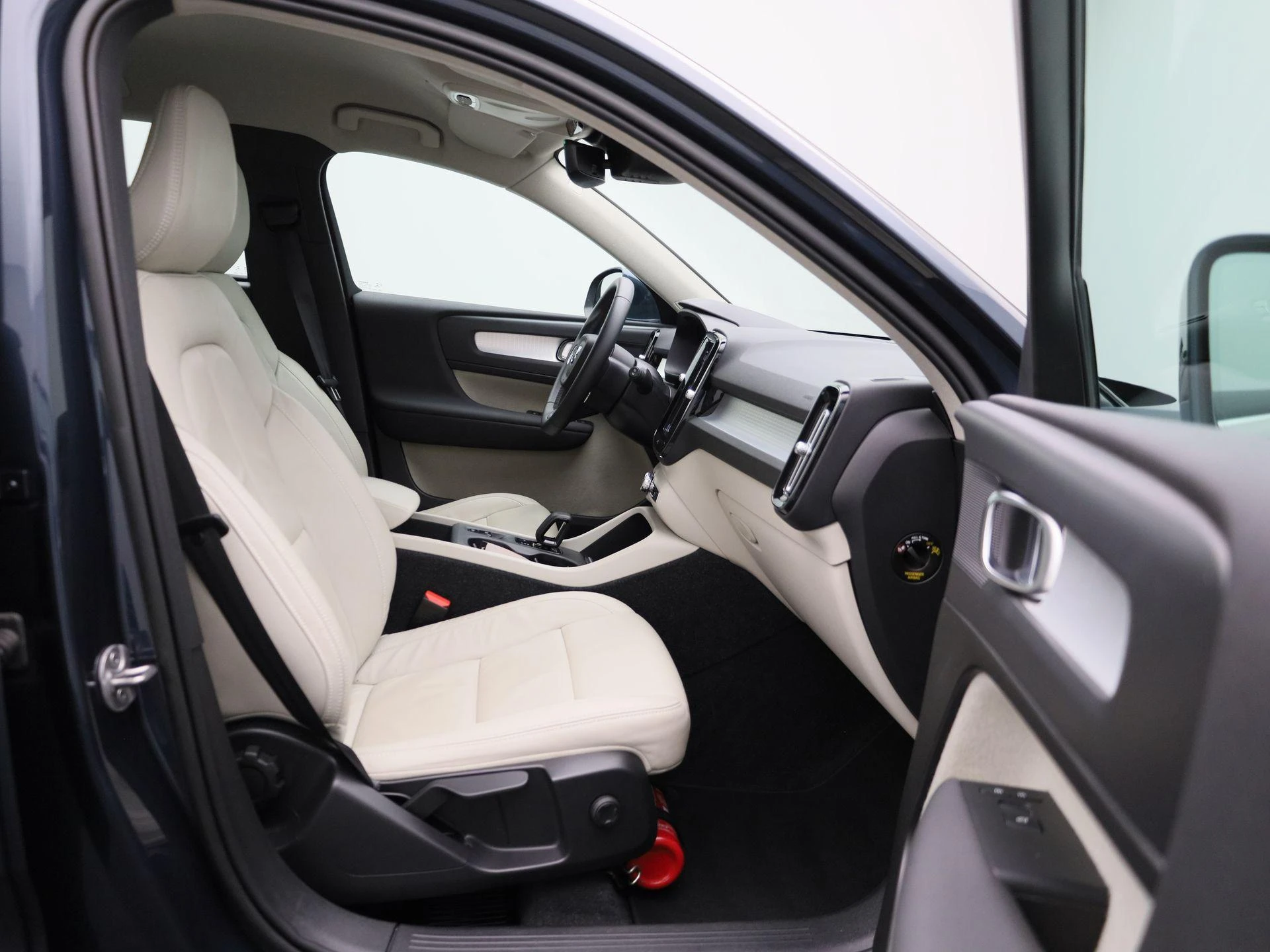 Volvo-XC40-image-34