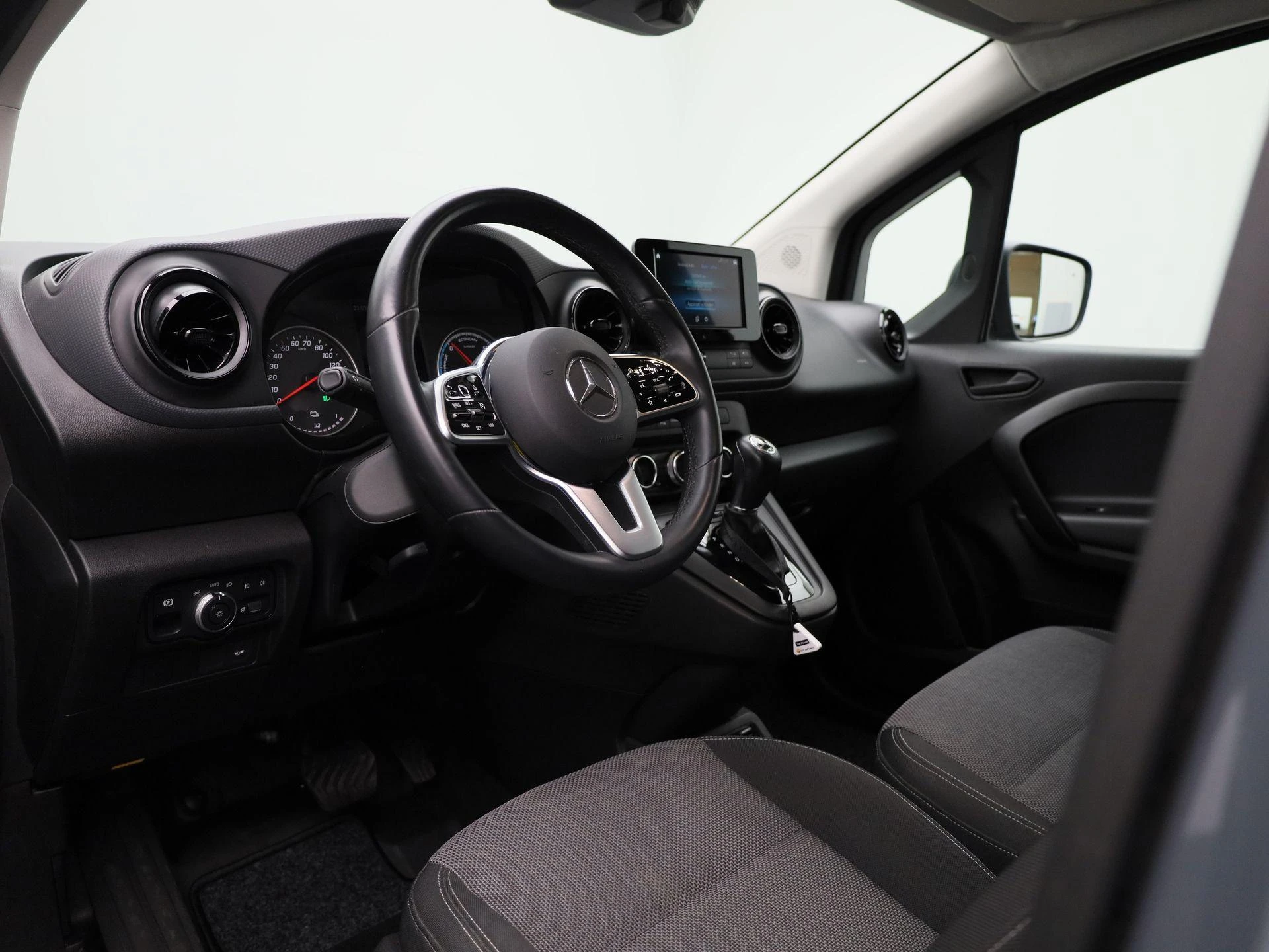 Mercedes-Benz-Citan-image-33