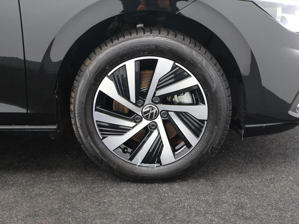 Volkswagen-Golf-image-9