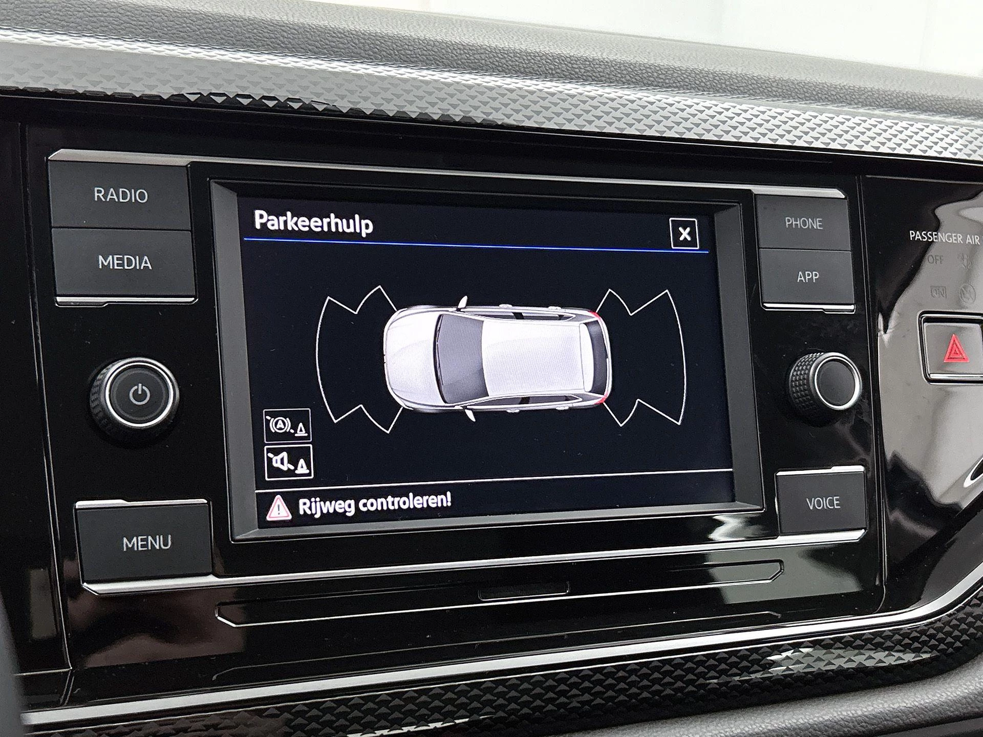 Volkswagen-Polo-image-10