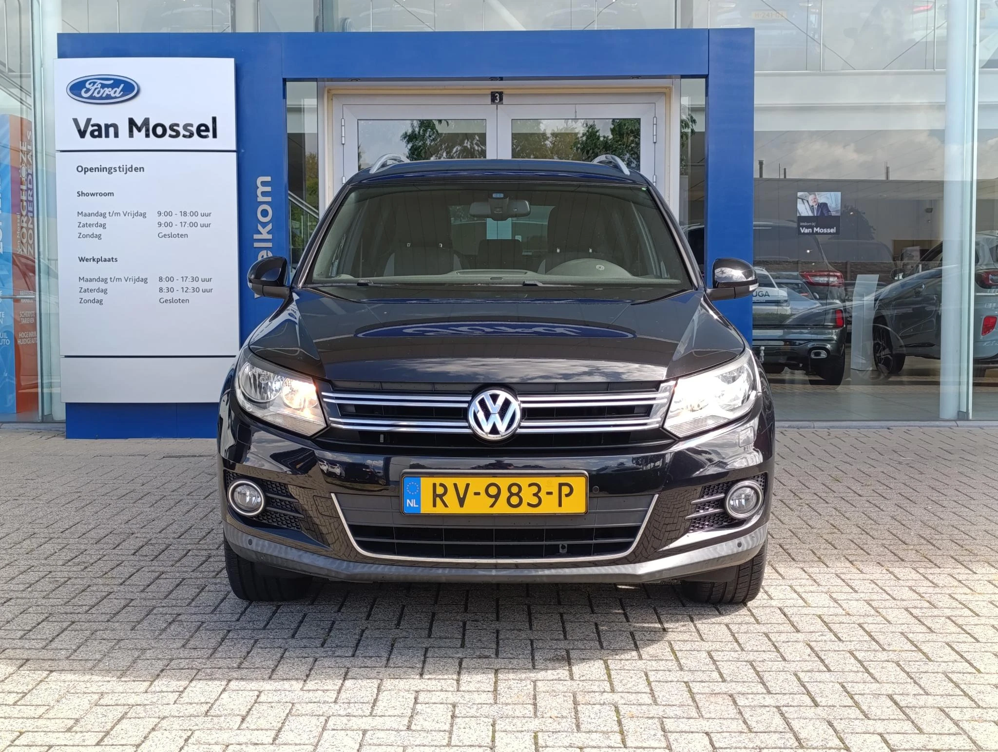 Volkswagen-Tiguan-image-5
