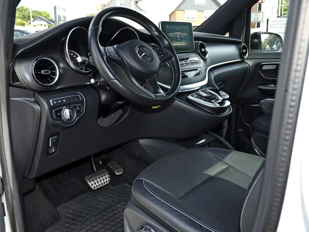 Mercedes-Benz-V-Klasse 300-image-7