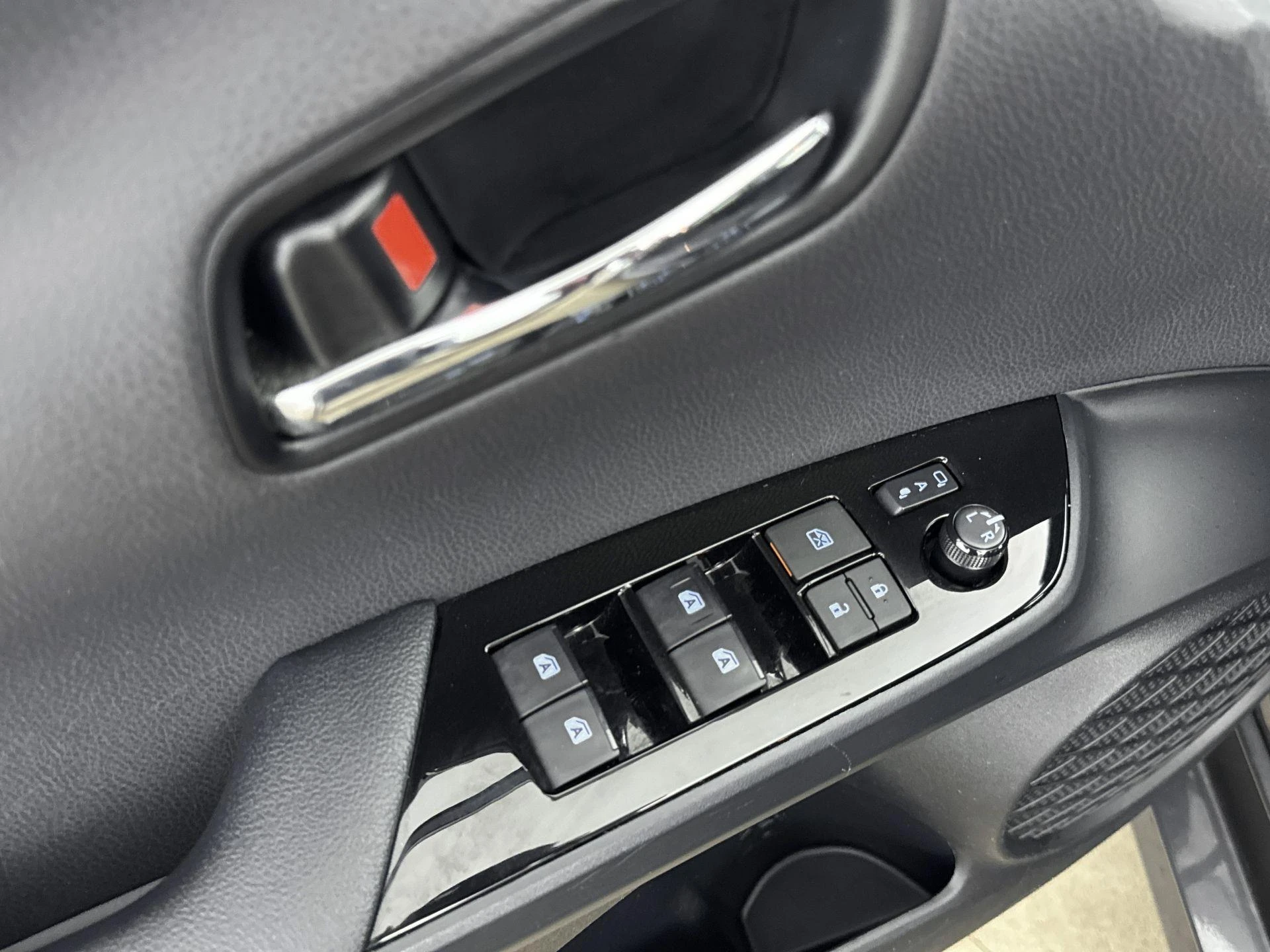 Toyota-Prius-image-12