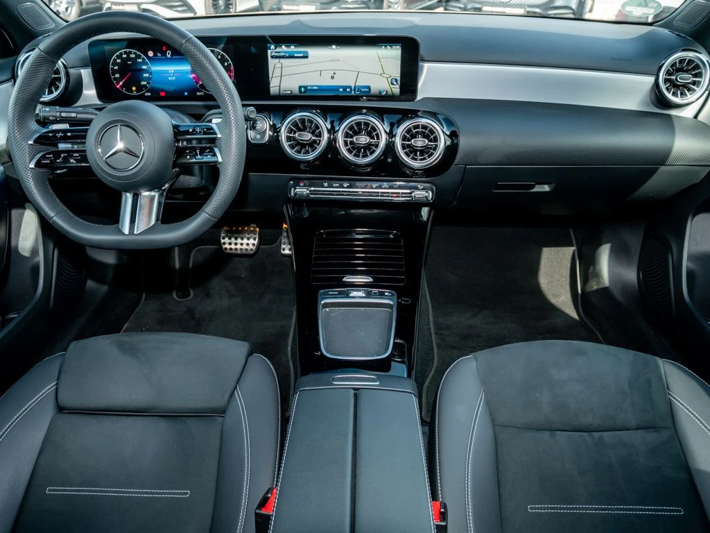 Mercedes-Benz-A-Klasse 200-image-13