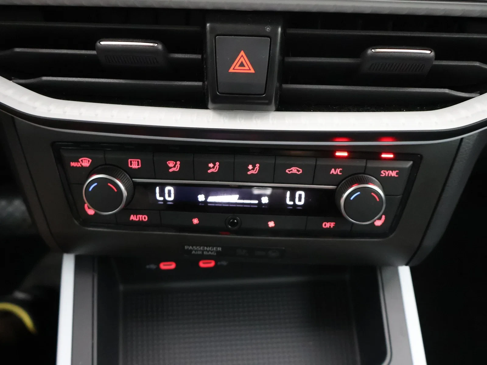 SEAT-Arona-image-18