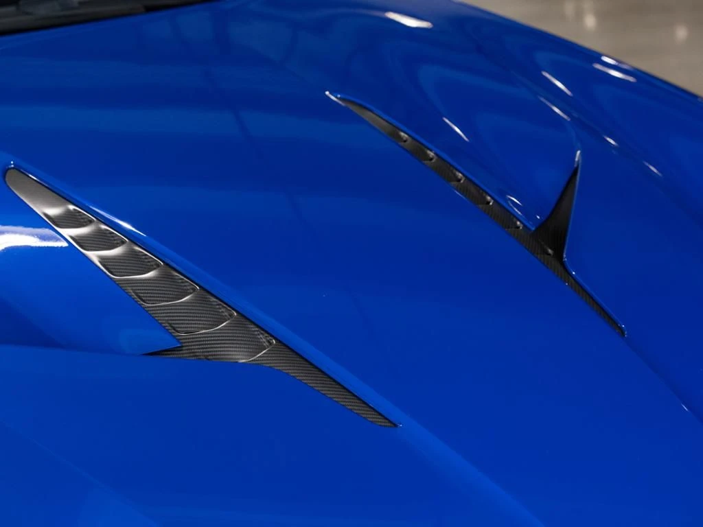 Aston Martin-Vanquish-image-25