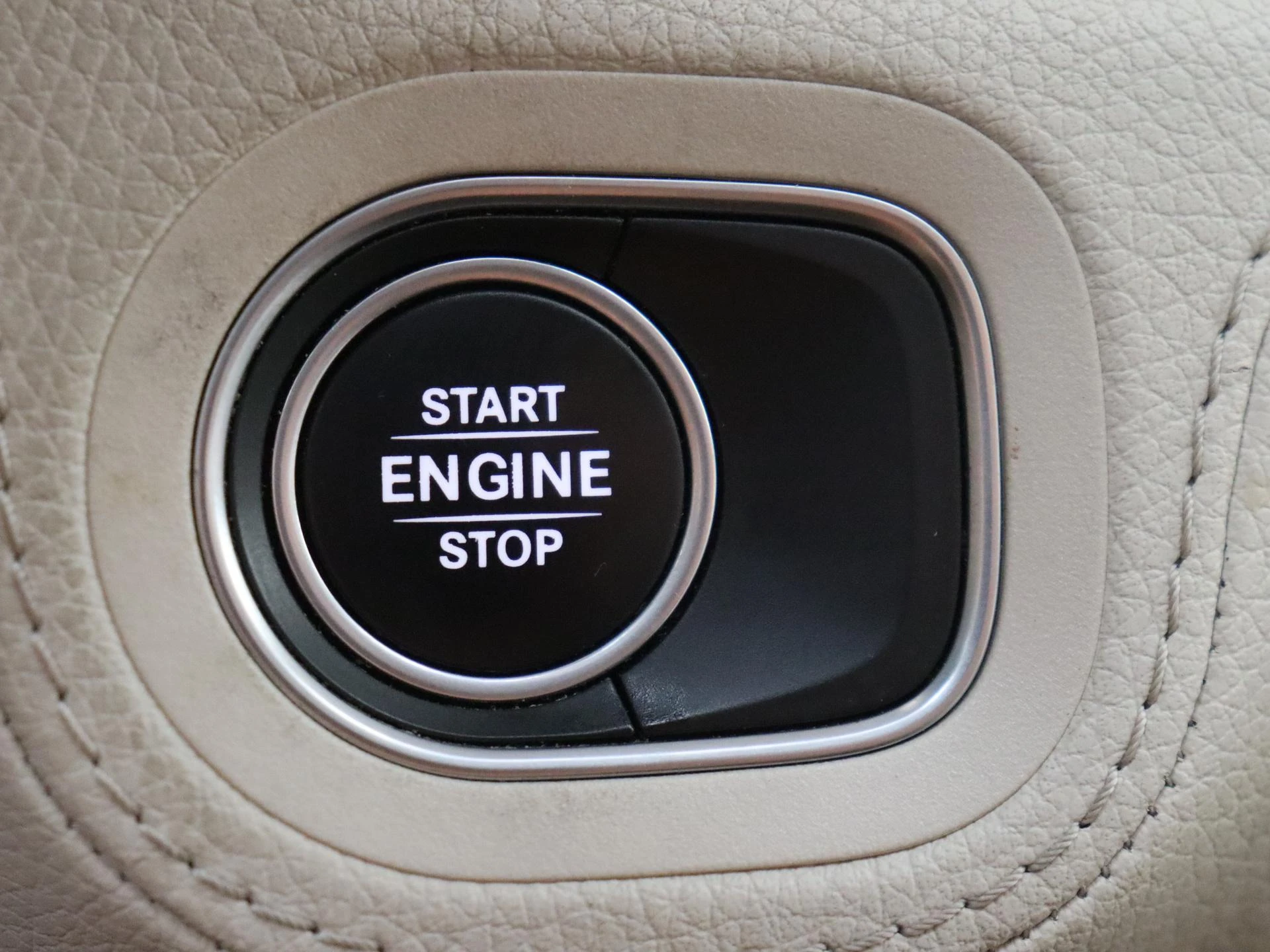 Mercedes-Benz-GLE-image-22