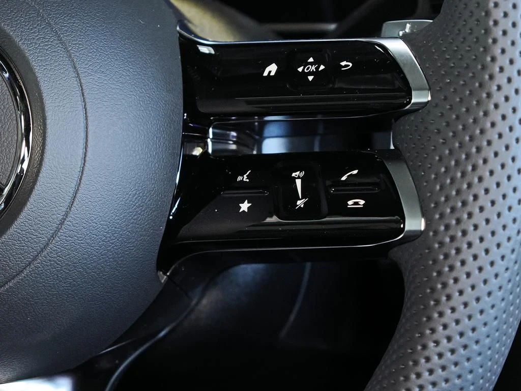 Mercedes-Benz-GLC 220 d-image-10