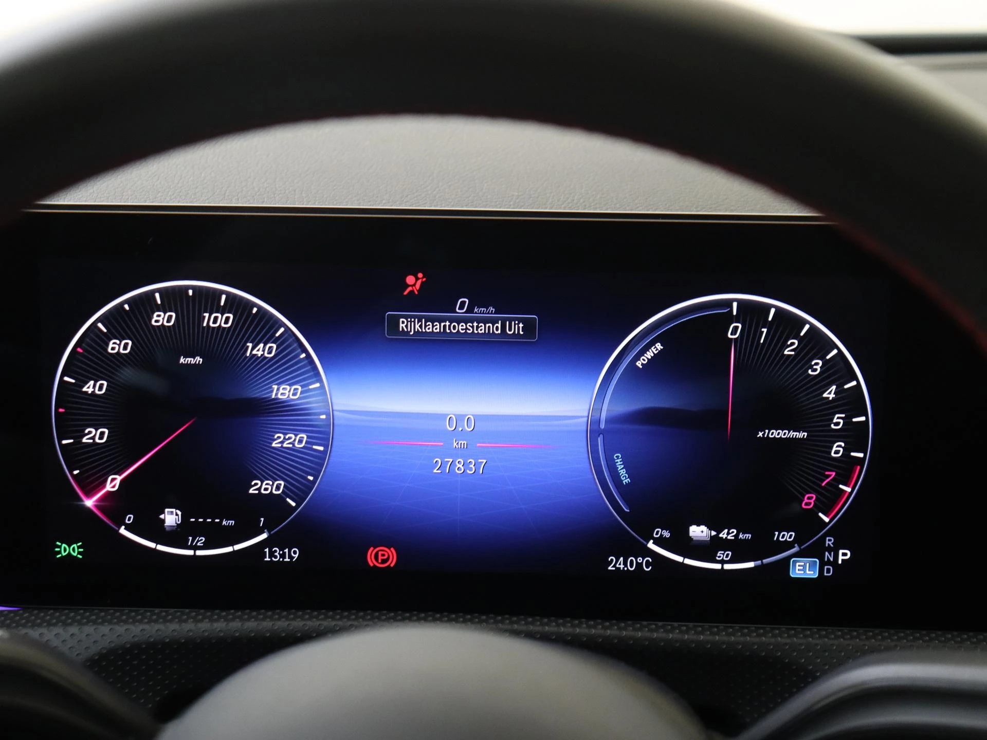 Mercedes-Benz-CLA-image-11