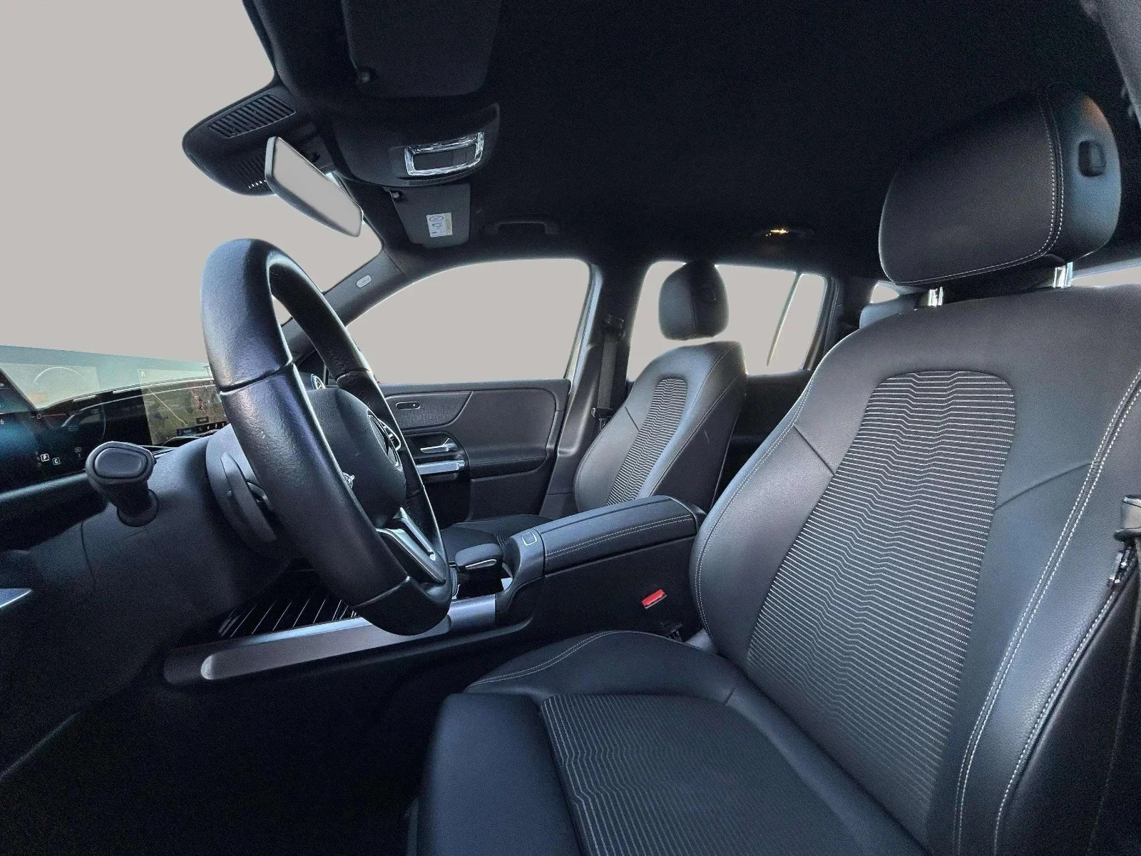 Mercedes-Benz-EQB-image-9