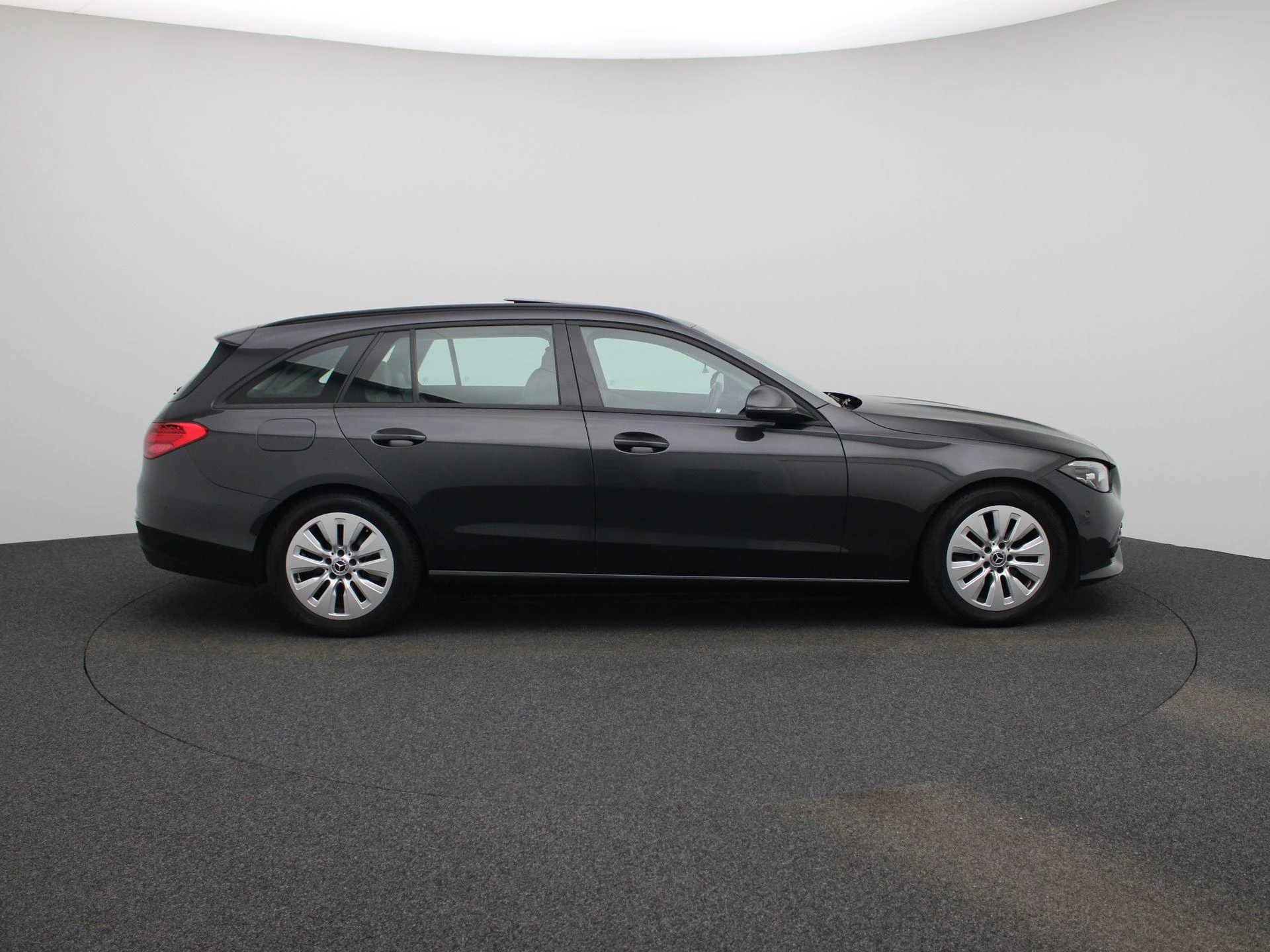 Mercedes-Benz-C-Klasse-image-5