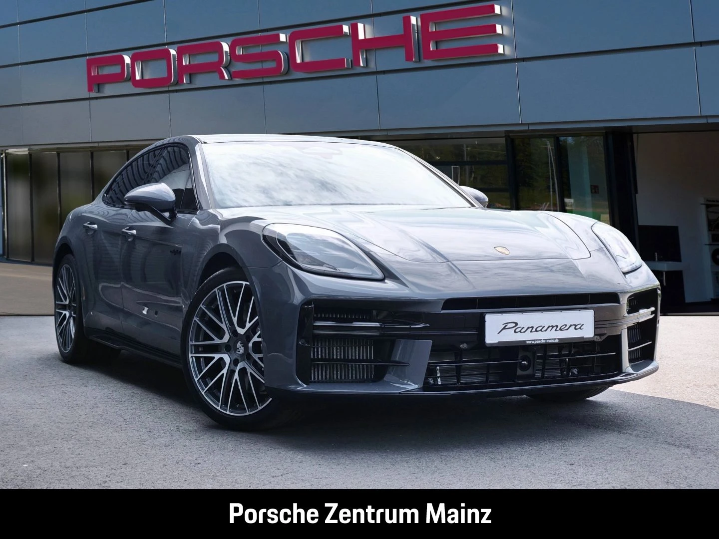 Porsche-Panamera-image-1