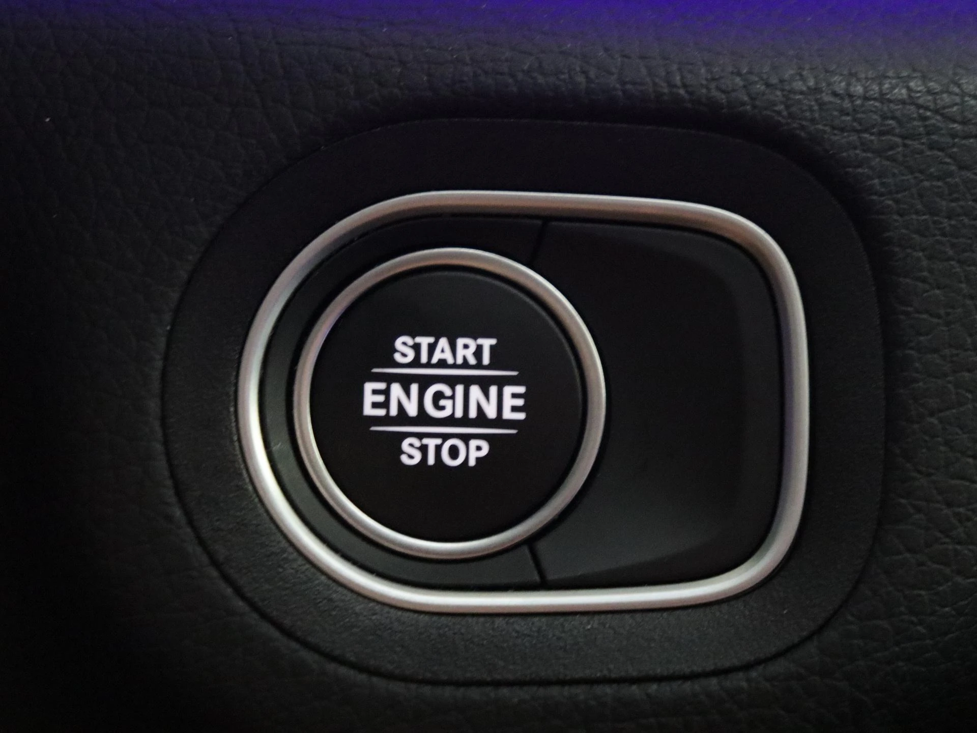 Mercedes-Benz-GLE-image-21