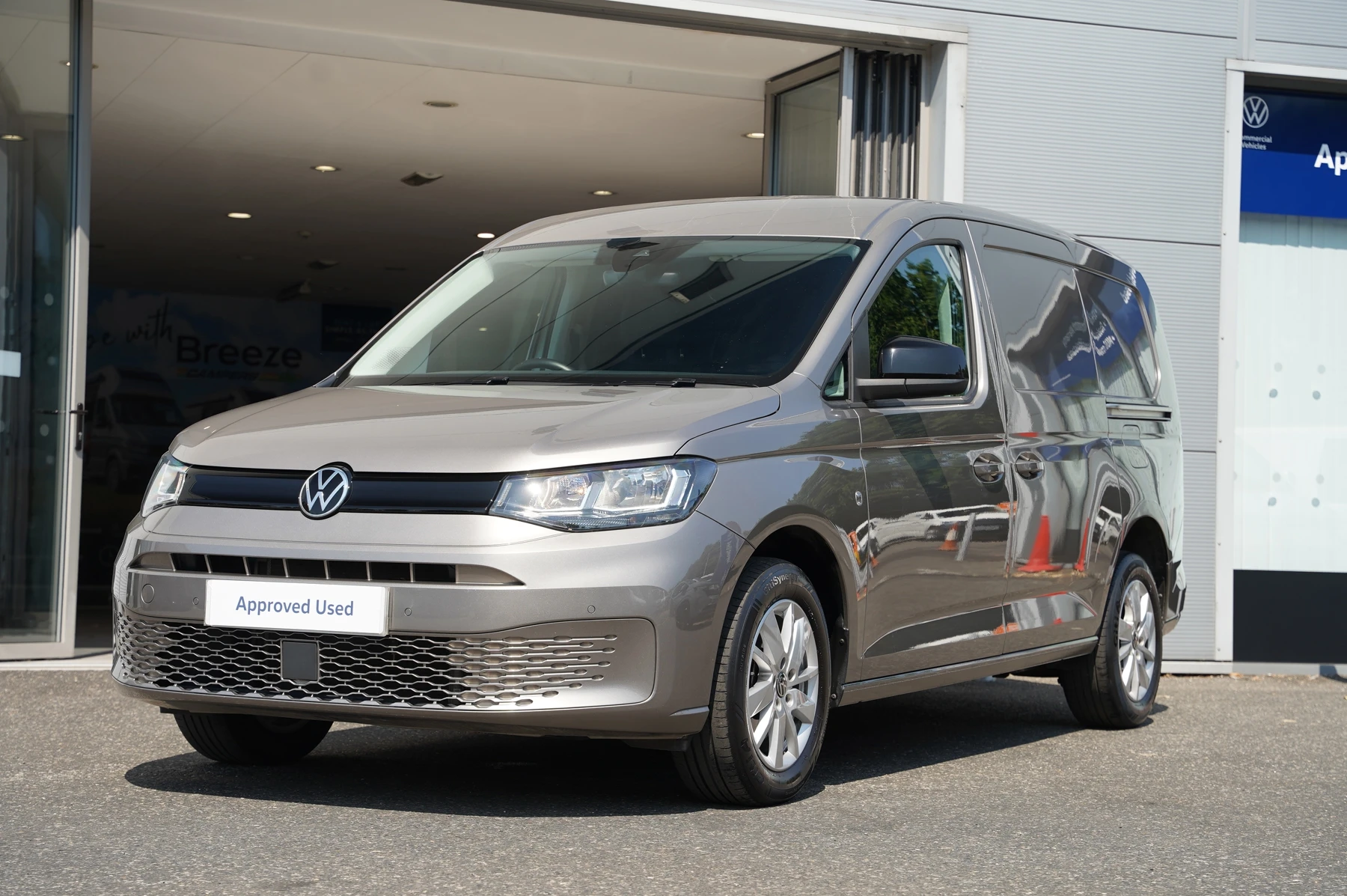 Volkswagen-Caddy-image-35