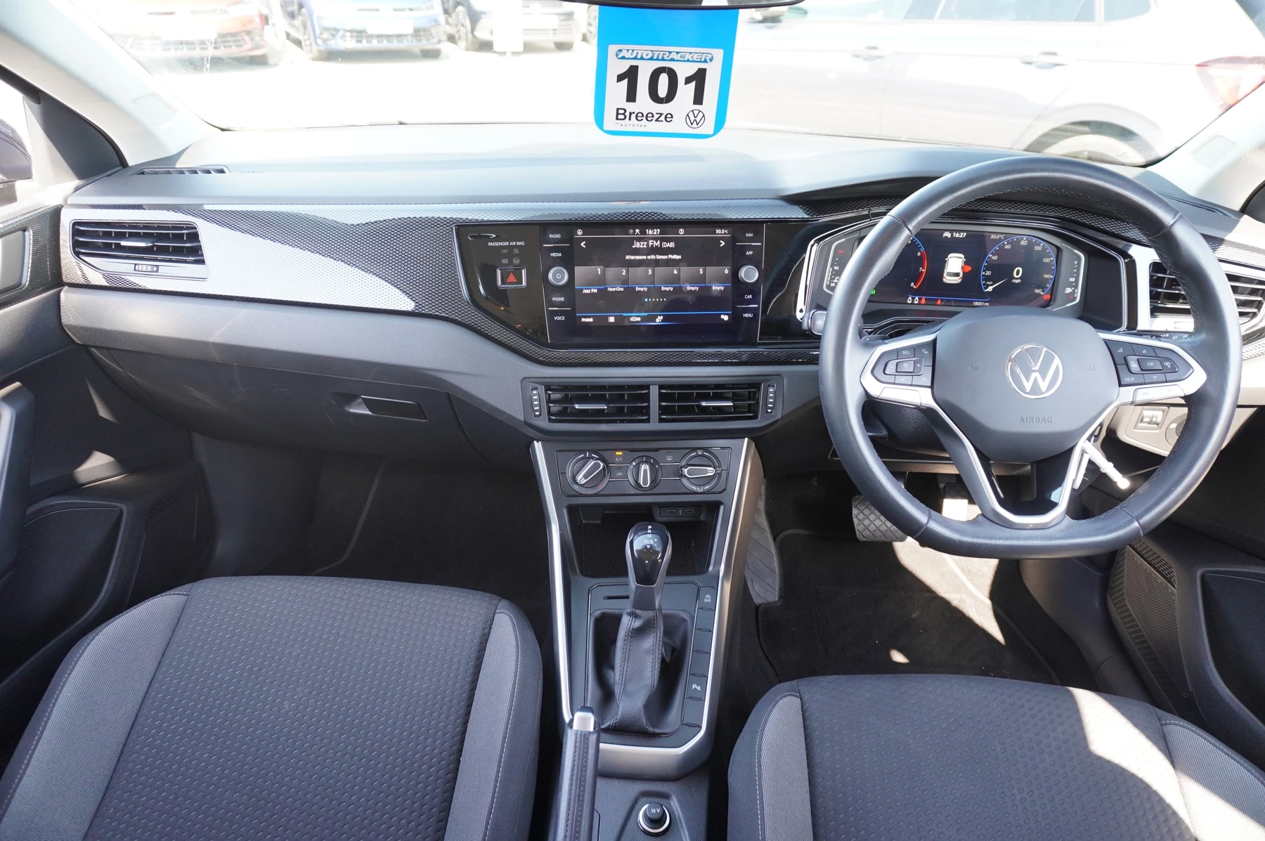 Volkswagen-Polo-image-7