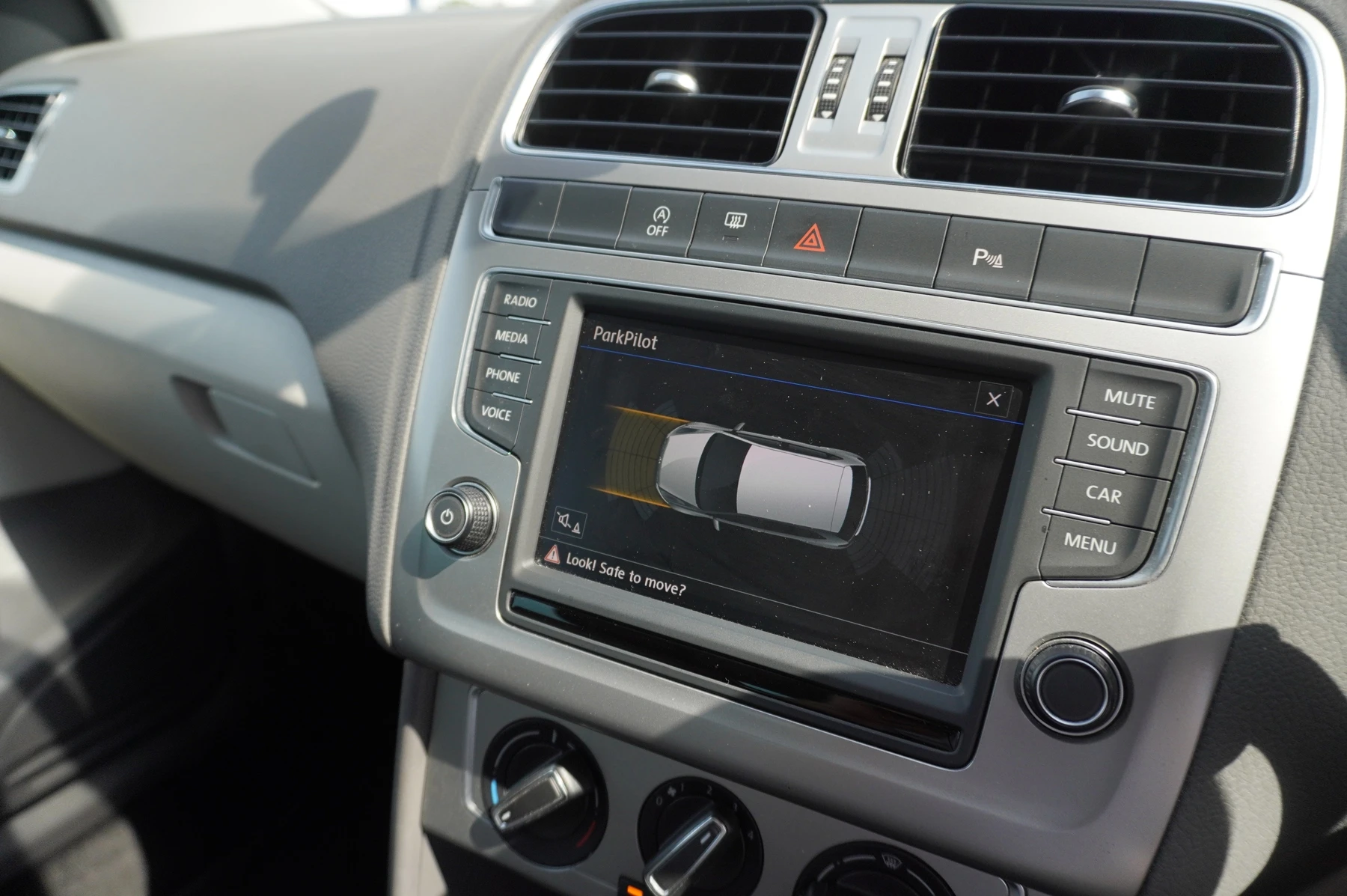 Volkswagen-Polo-image-29