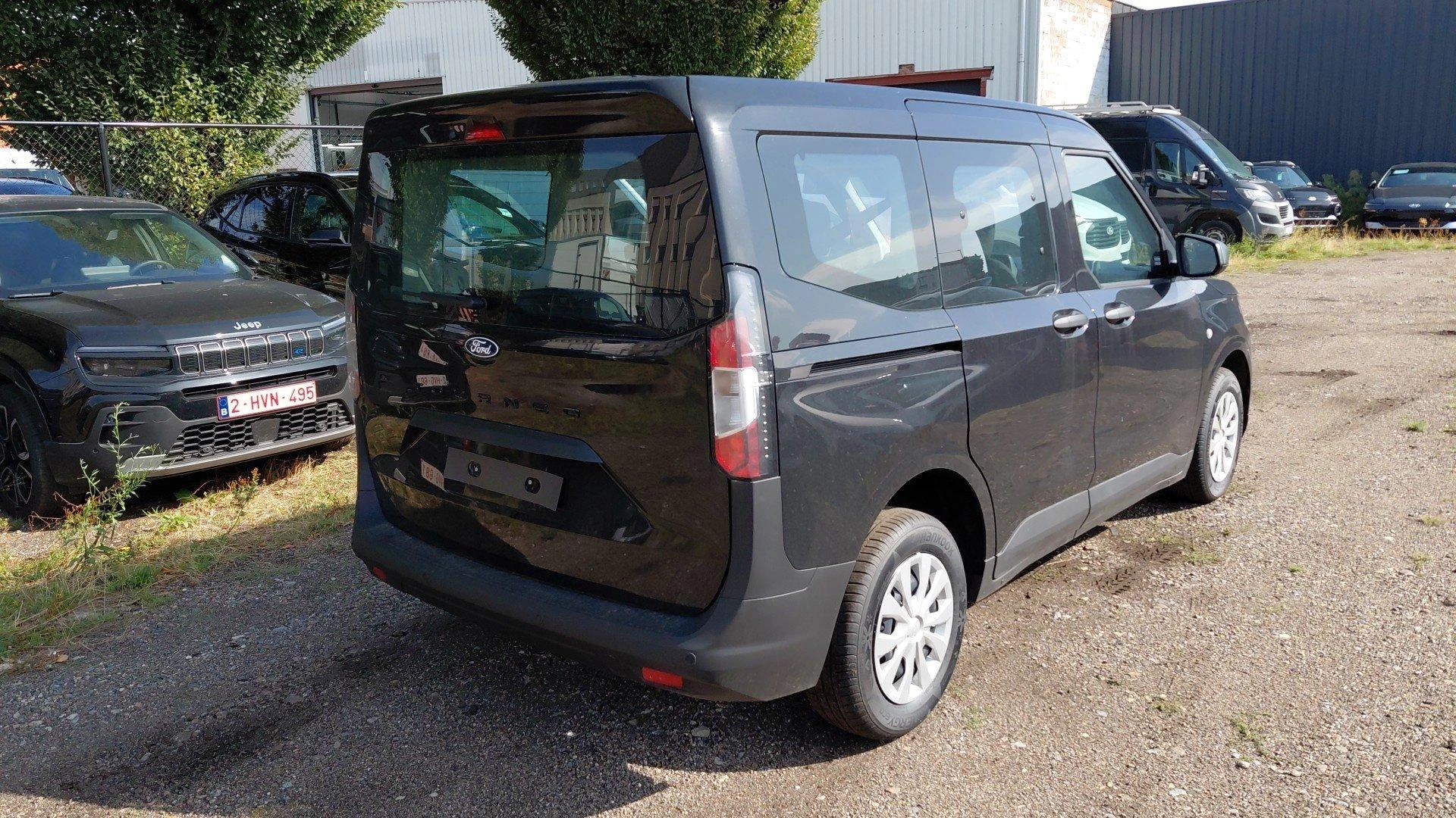 Ford-Tourneo Courier-image-3
