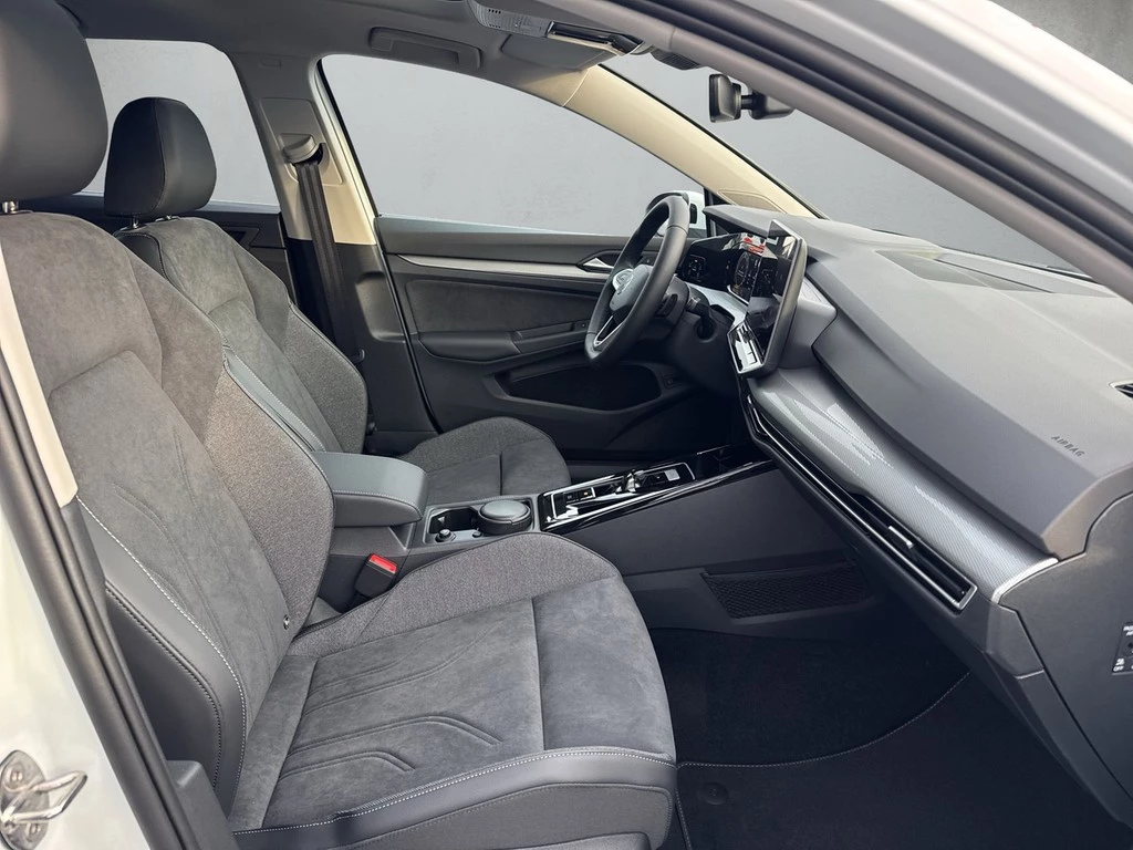 Volkswagen-Golf-image-12